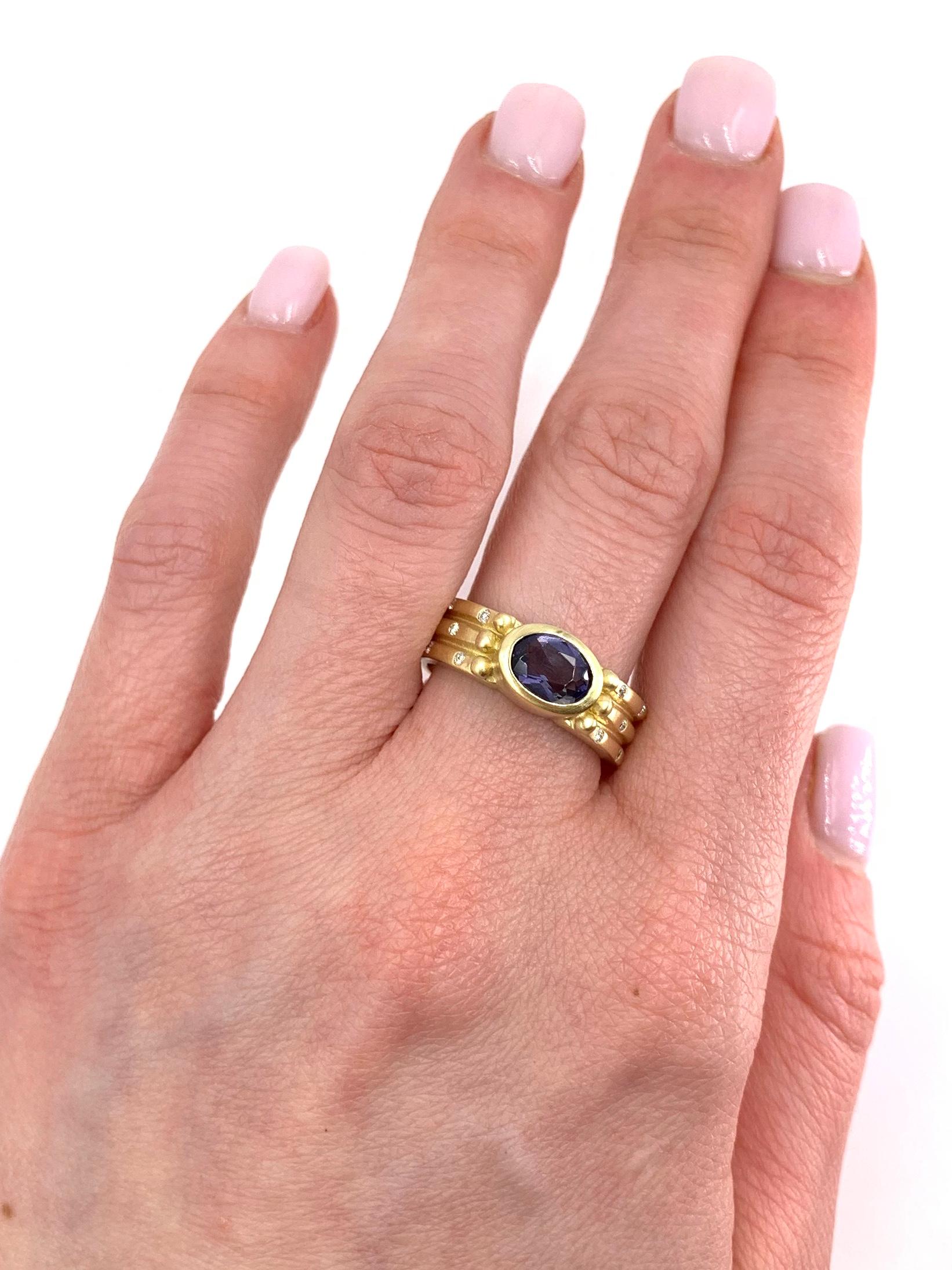 18 Karat Purple Iolite and Diamond Ring For Sale 1