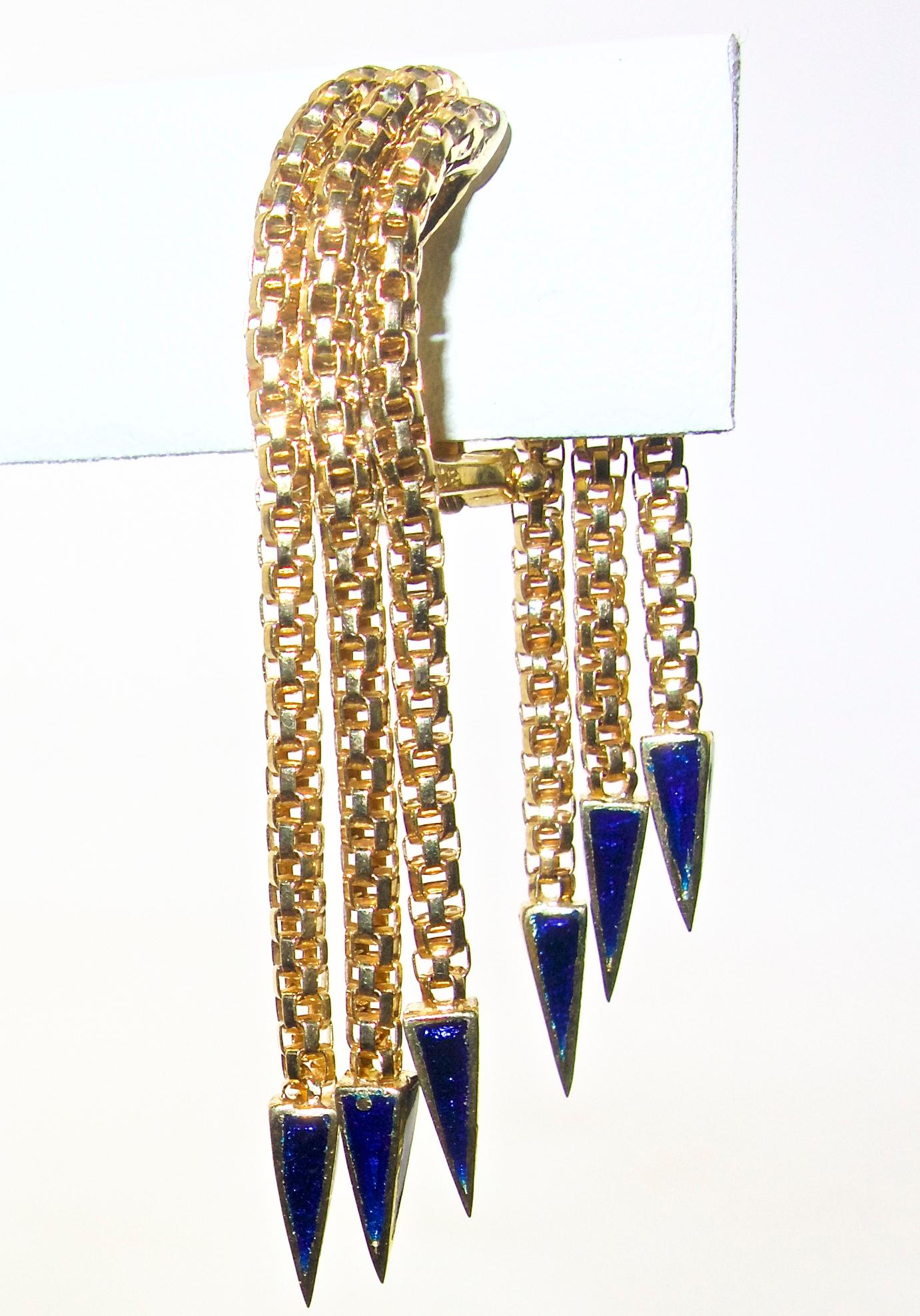 18 Karat Retro Dangling Earrings with Enamel, circa 1950 3