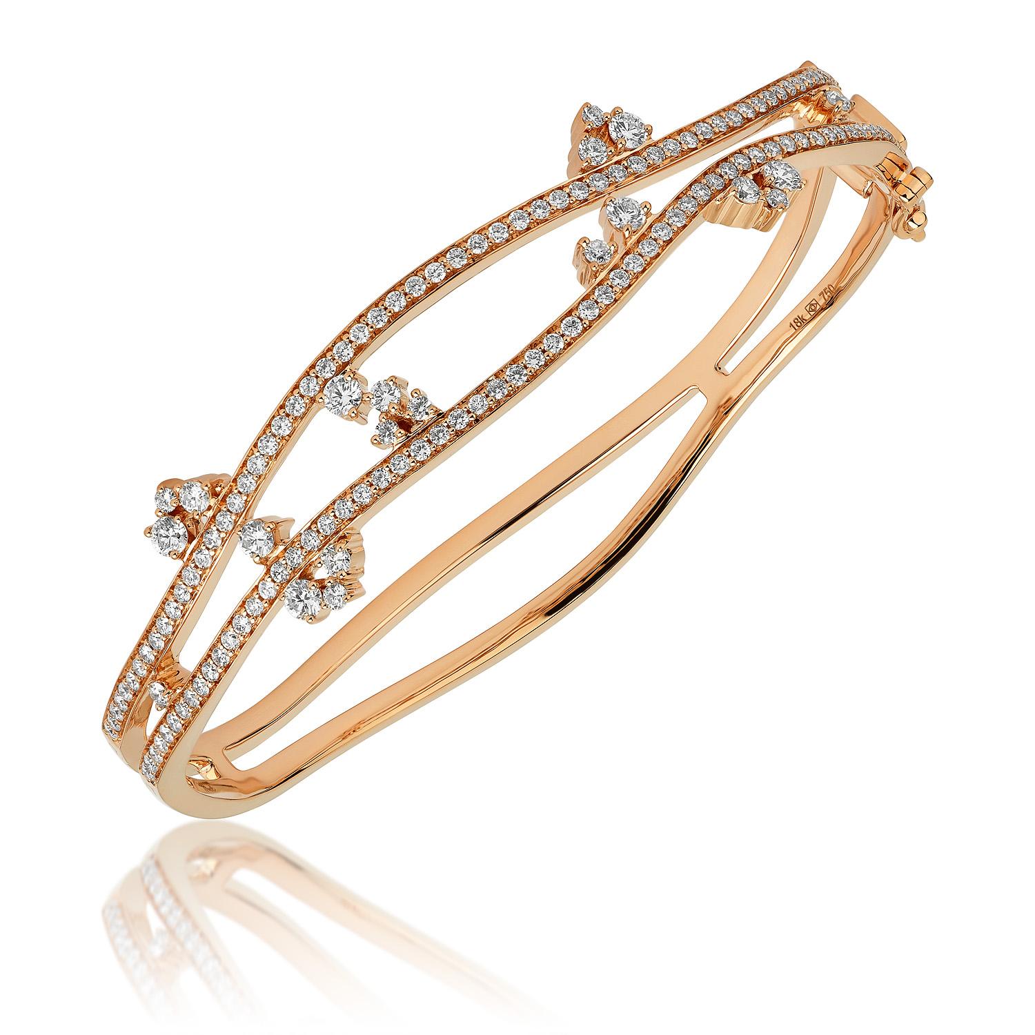 18 Karat Reverie Pink Gold Bracelet/Bangle with Vs Gh Diamonds In New Condition For Sale In New York, NY