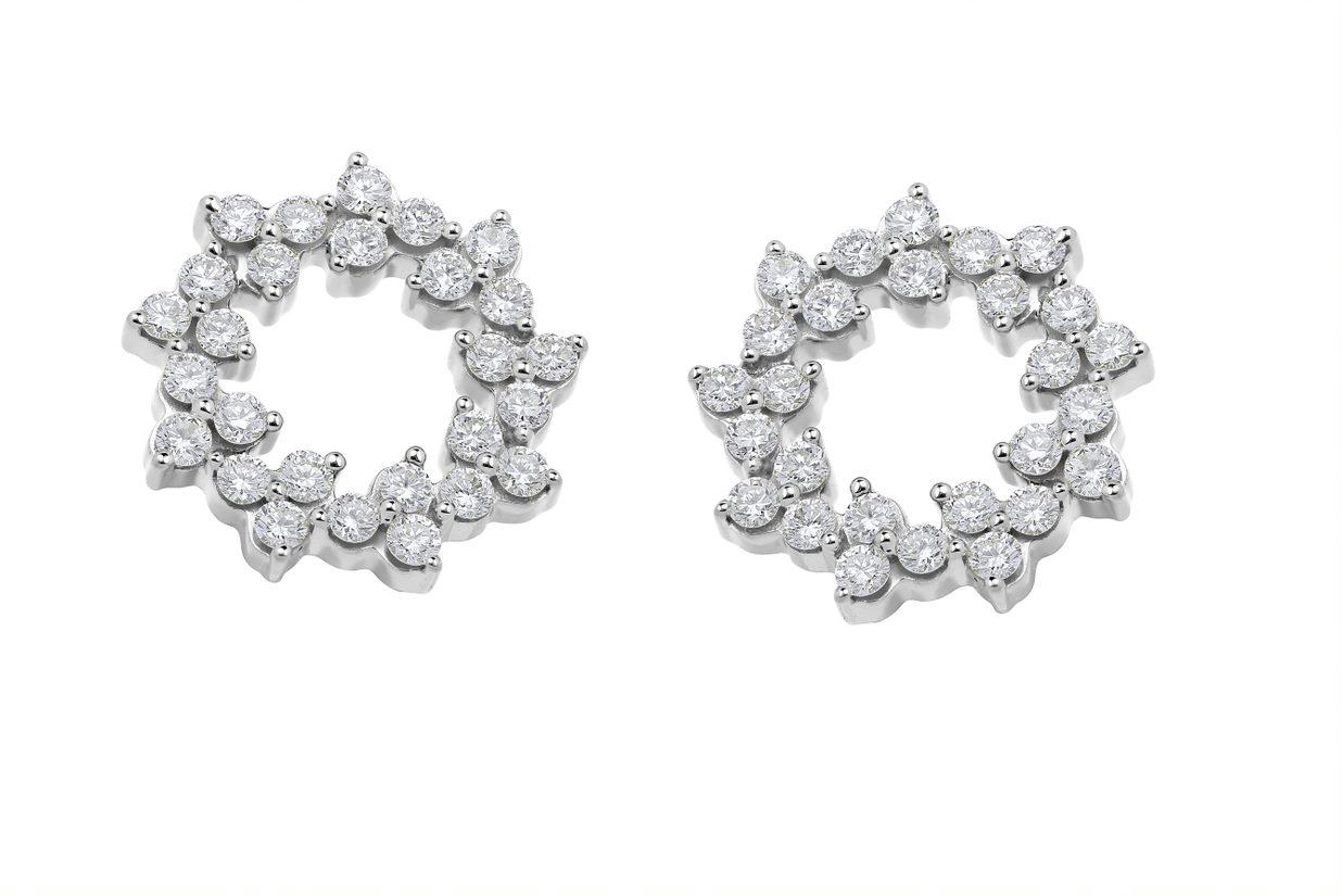 Contemporary 18 Karat Reverie White Gold Earring with Vs Gh Diamonds For Sale