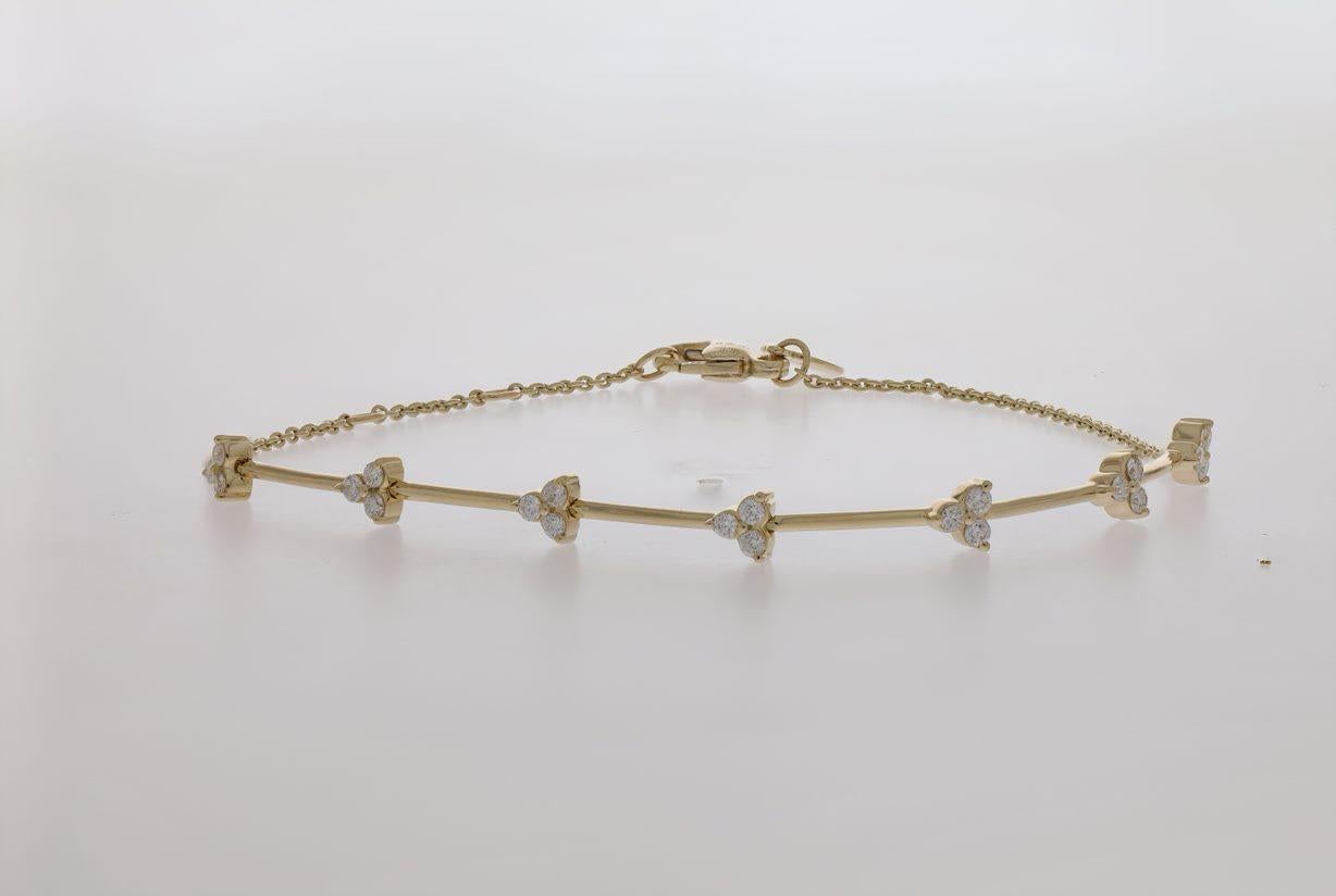 18 Karat Reverie Yellow Gold Bracelet/Bangle with Vs Gh Diamonds In New Condition For Sale In New York, NY