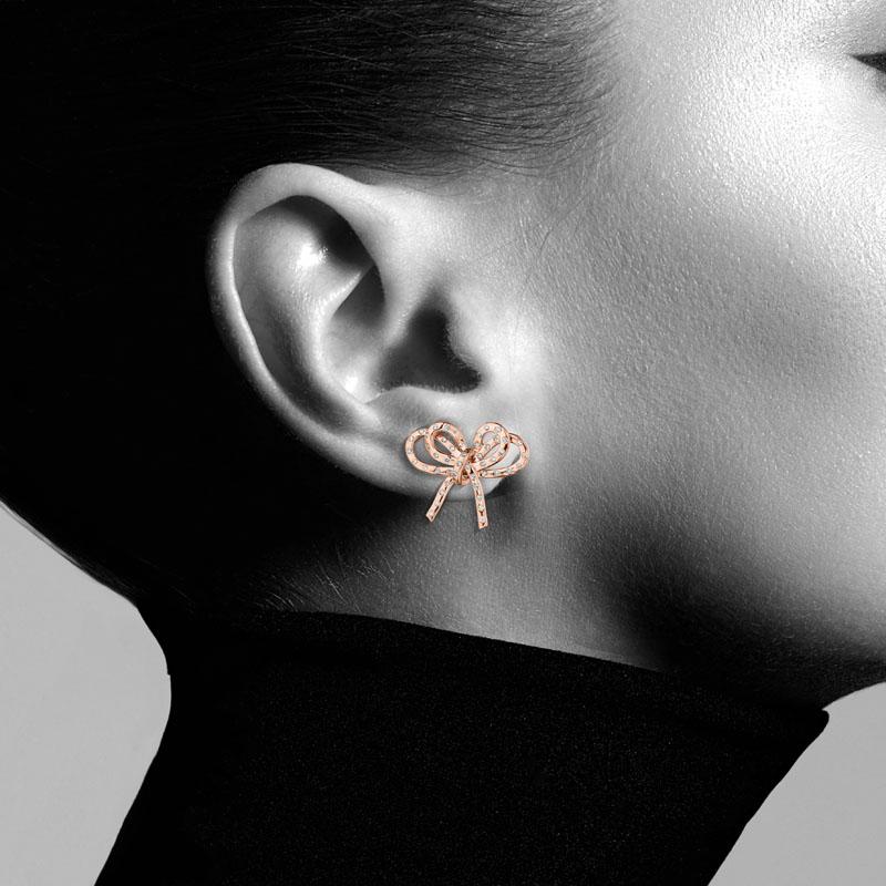 Brilliant Cut 18 Karat Romance Pink Gold Earring With Vs-Gh Diamonds For Sale