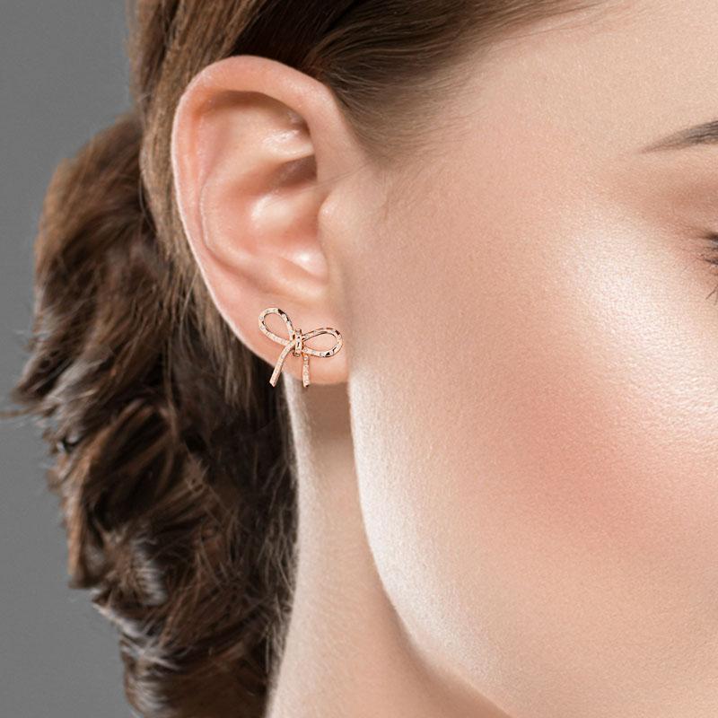 Brilliant Cut 18 Karat Romance Pink Gold Earring With Vs-Gh Diamonds For Sale