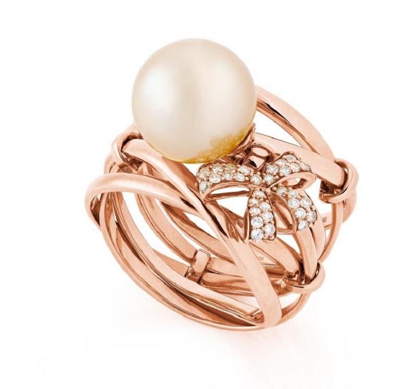 Contemporary 18 Karat Romance Pink Gold Ring with Vs Gh Diamonds and White Pearl For Sale
