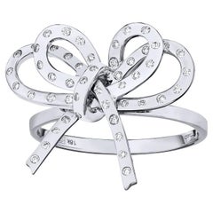 18 Karat Romance White Gold Ring With Vs-Gh Diamonds