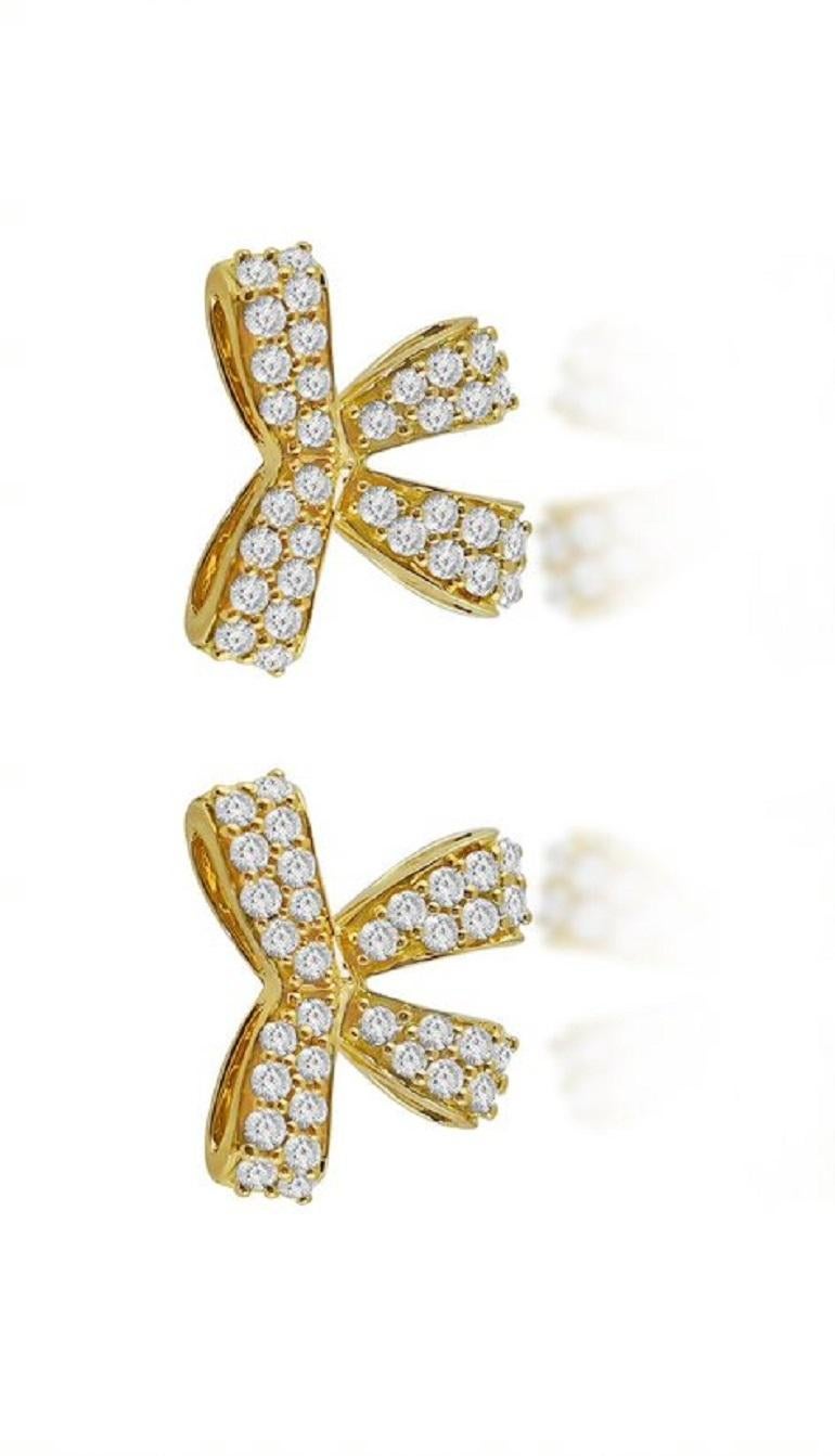 18 Karat Romance Yellow Gold Earring with Vs Gh Diamonds In New Condition For Sale In New York, NY