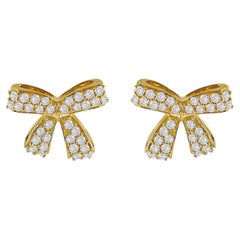 18 Karat Romance Yellow Gold Earring with Vs Gh Diamonds