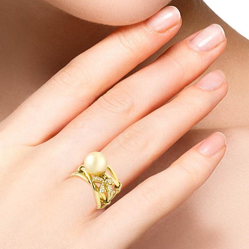For Sale:  18 Karat Romance Yellow Gold Ring With Vs-Gh Diamonds And Golden Colour Pearl 4