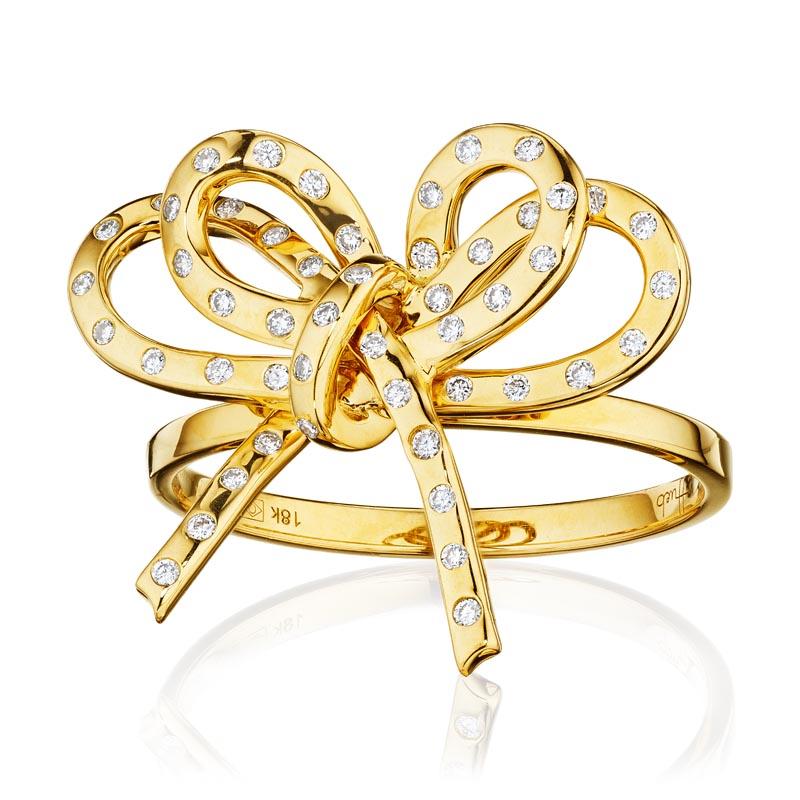 For Sale:  18 Karat Romance Yellow Gold Ring with Vs-Gh Diamonds 2