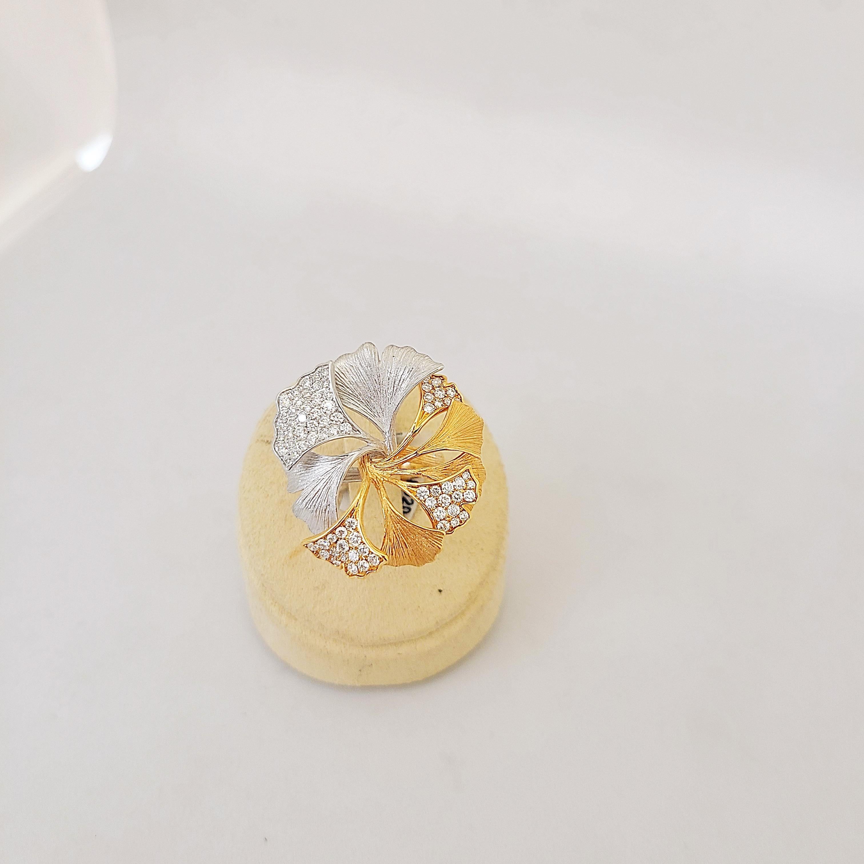 18 Karat Roségold gebürsteter Blattring aus Weißgold mit .90 Karat Diamanten (Rundschliff) im Angebot