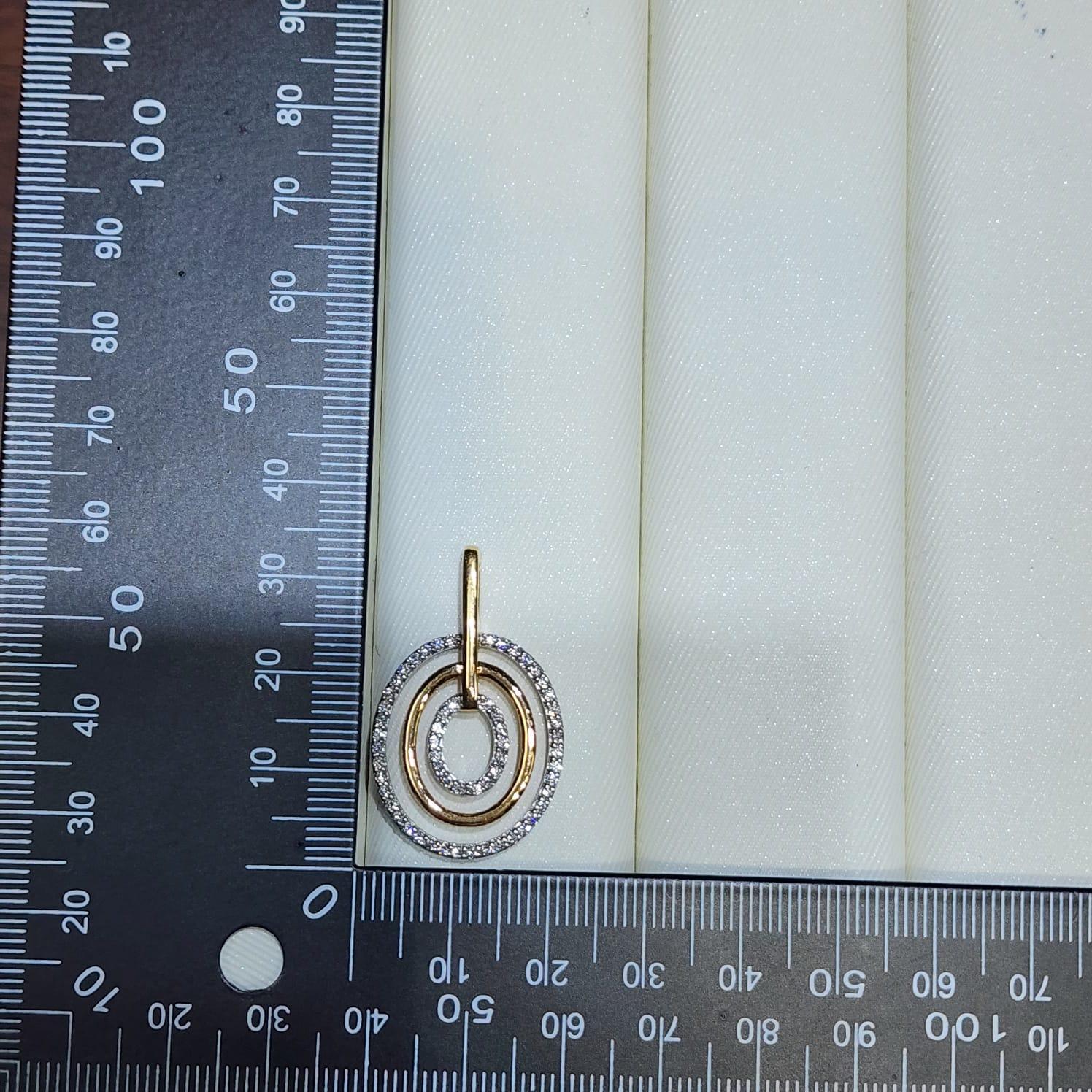 0.58Ct 18 Karat Rose and White Gold Diamond Circle Pendant In condizioni Nuovo in vendita a Hong Kong, HK
