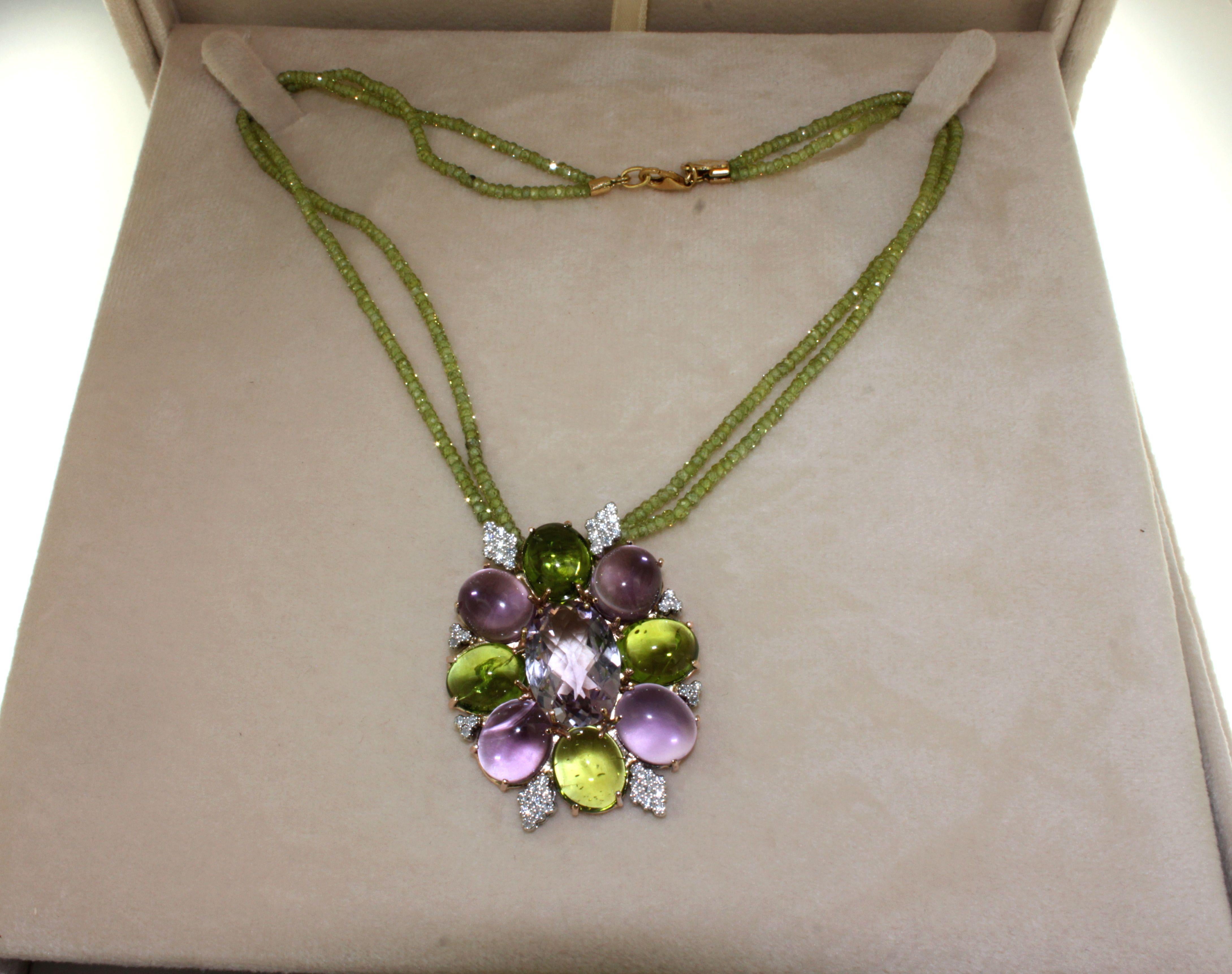 Colgante de oro rosa y blanco de 18 quilates con amatistas, peridotos y diamantes blancos en venta 4