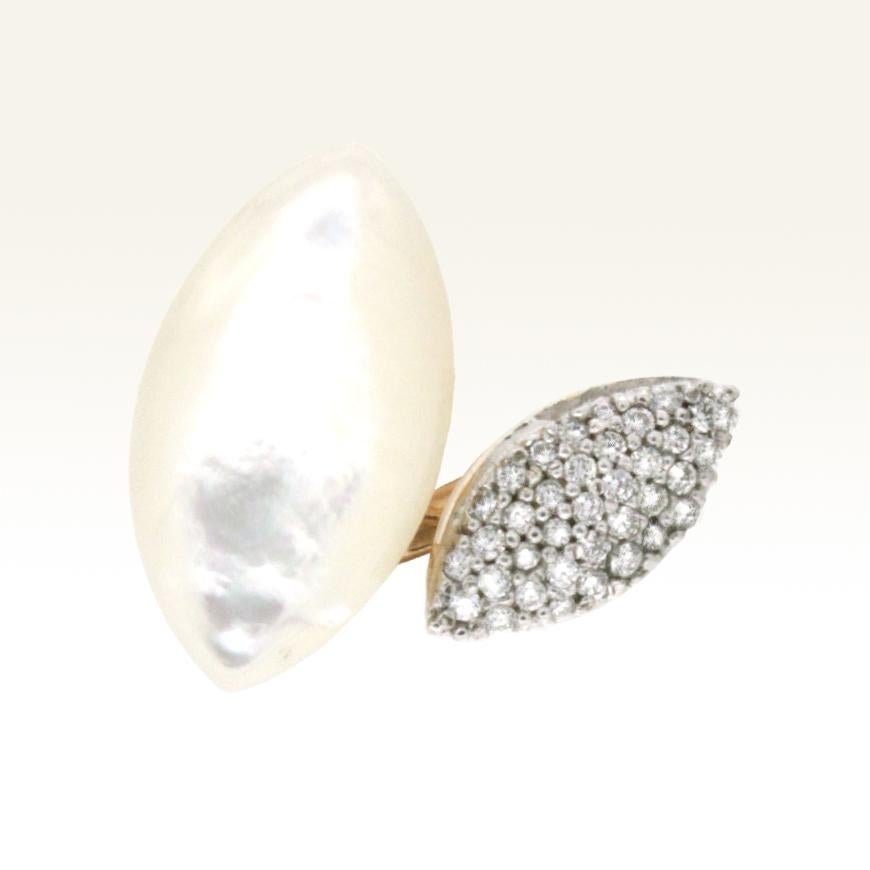 Contemporary 18 Karat Rose and White Gold with Mother of Pearl and White Diamond Ring For Sale