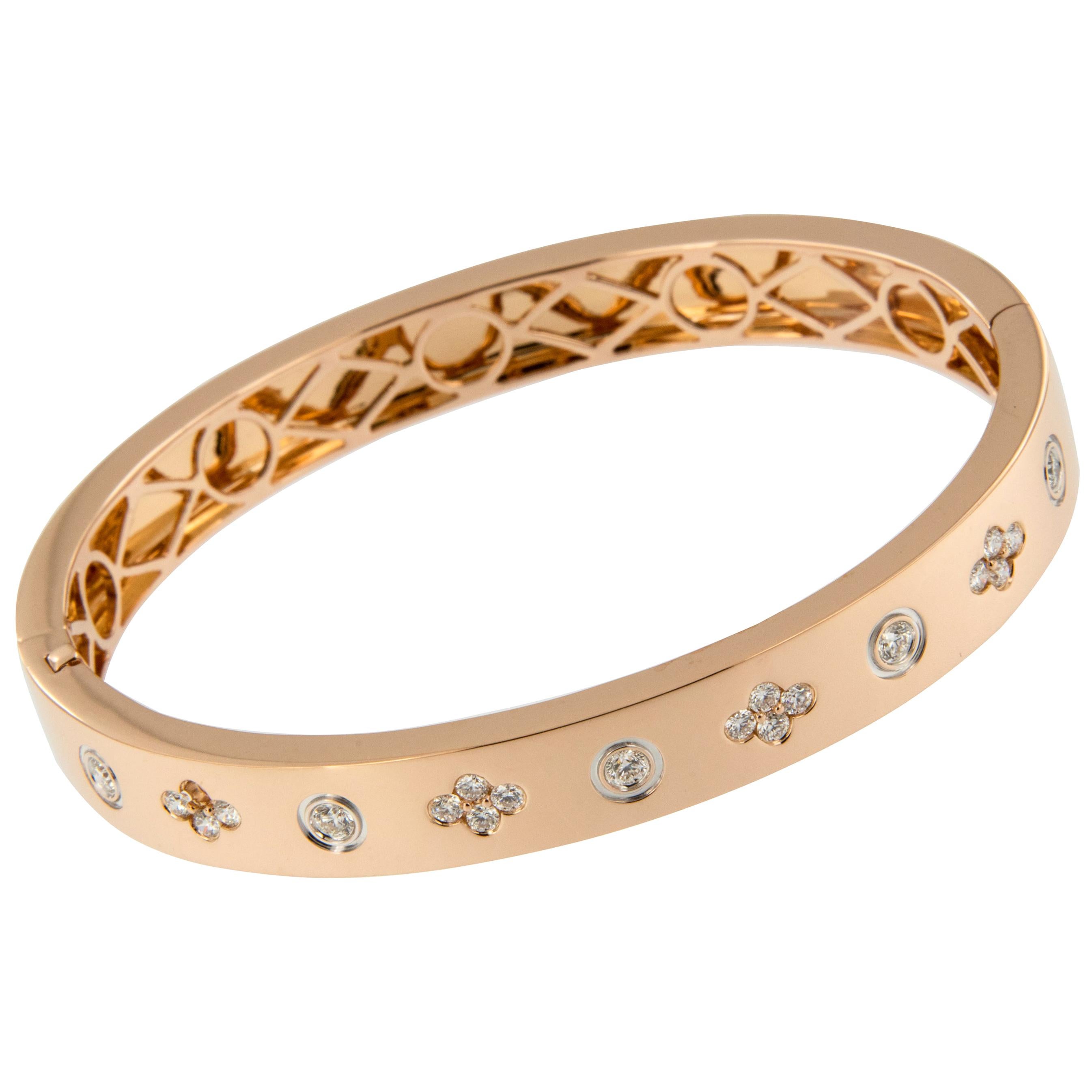 18 Karat Rose Gold 0.75 Carat VS, F-G Diamond Clover Bangle Bracelet