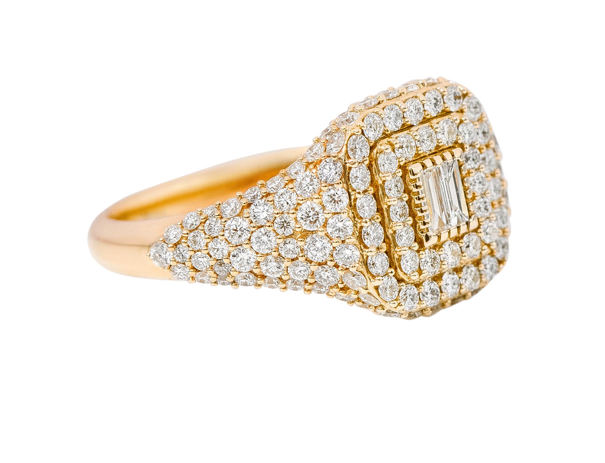 Moderne Bague de fiançailles en or rose 18 carats avec grappe de diamants de 1,21 carat en vente