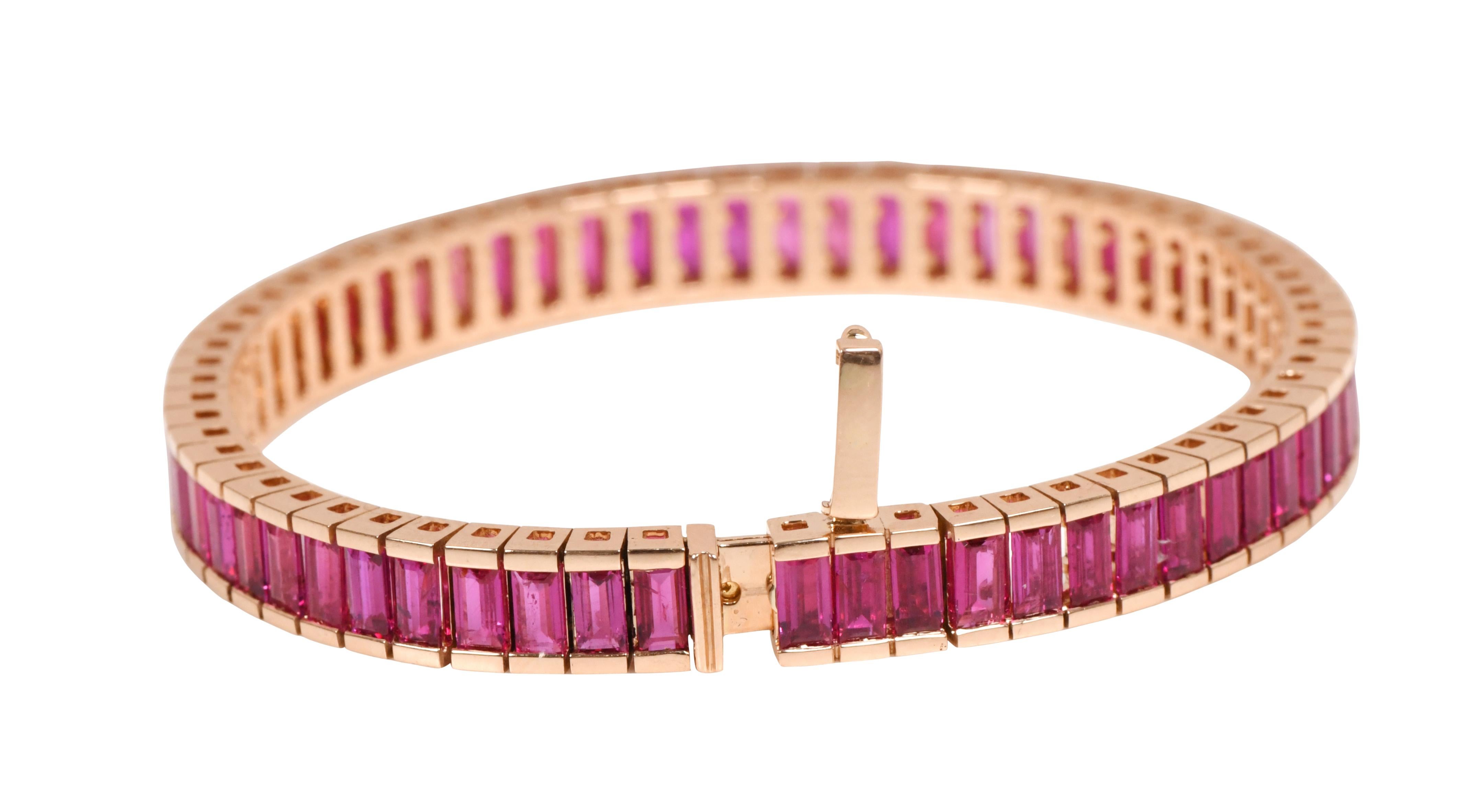 Baguette Cut 18 Karat Rose Gold 13.82 Carat Natural Ruby Tennis Bracelet For Sale