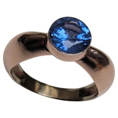 18 Karat Roségold 1,63 Karat Blauer Saphir Skulptur-Ring