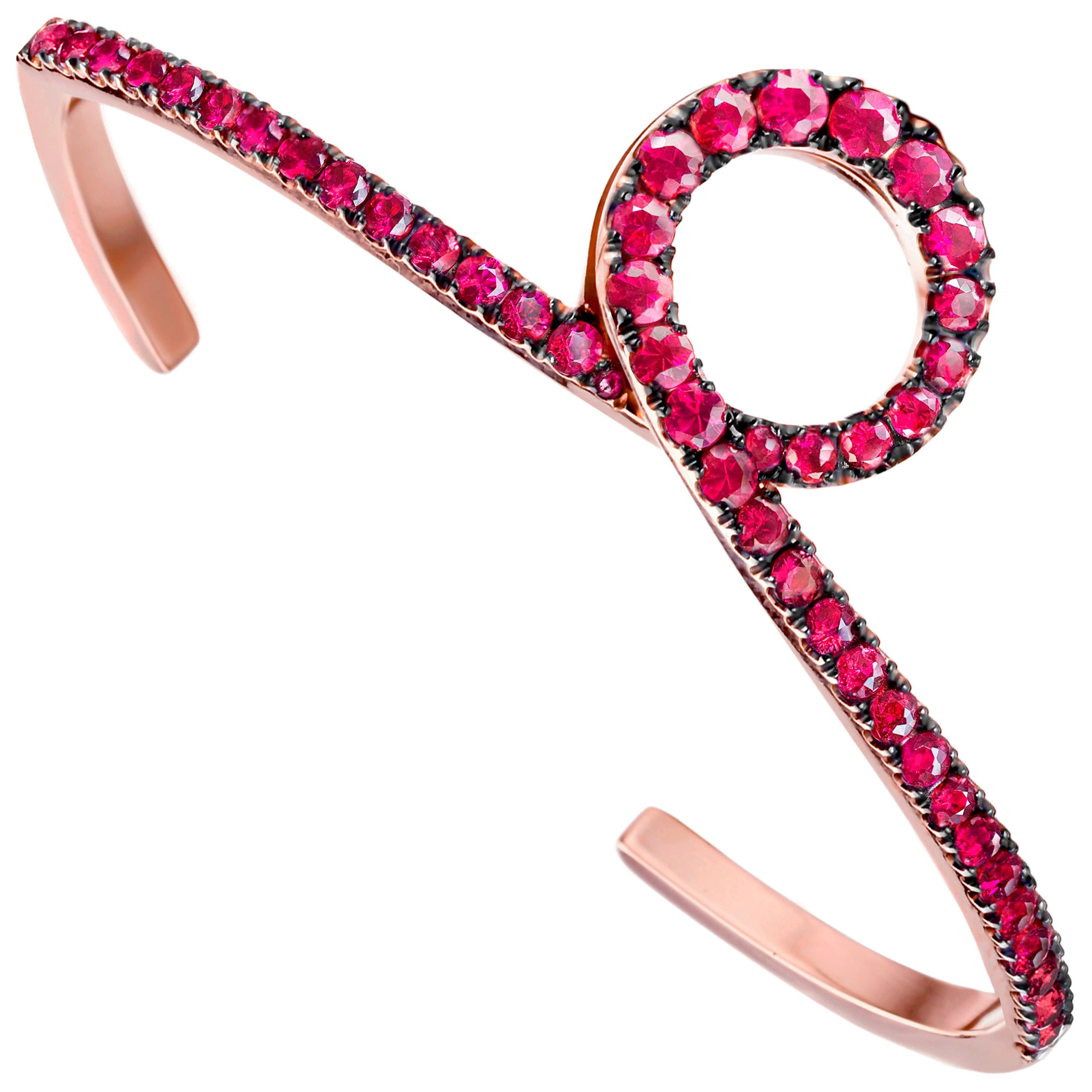 18 Karat Rose Gold 2.14 Carat Pigeon's Blood Red Ruby Cuff Bracelet For Sale