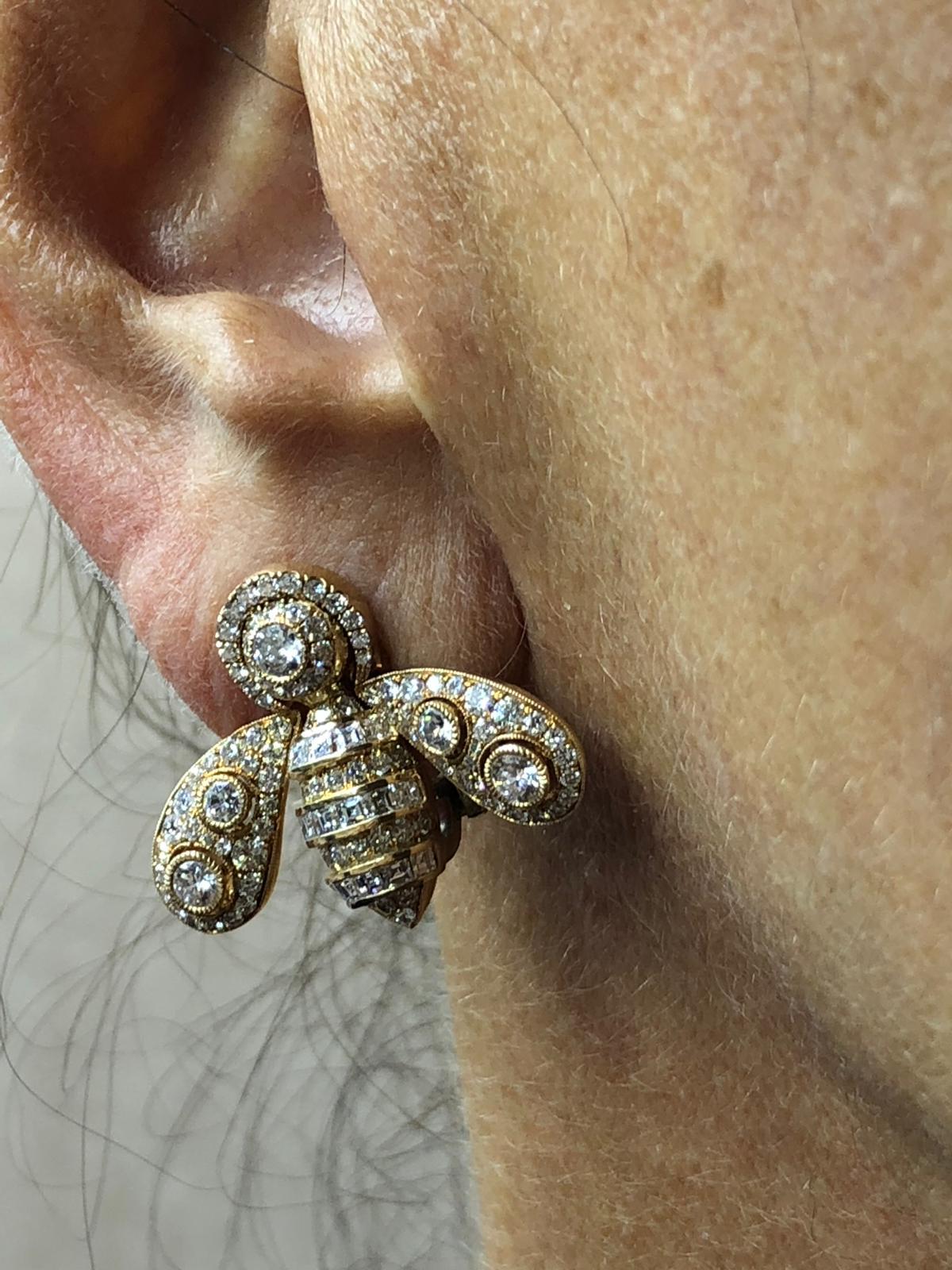 Contemporary 18 Karat Rose Gold  2.29 ct. Diamond, 2.29 ct. Emerald Cut Diamond Bee Earrings For Sale