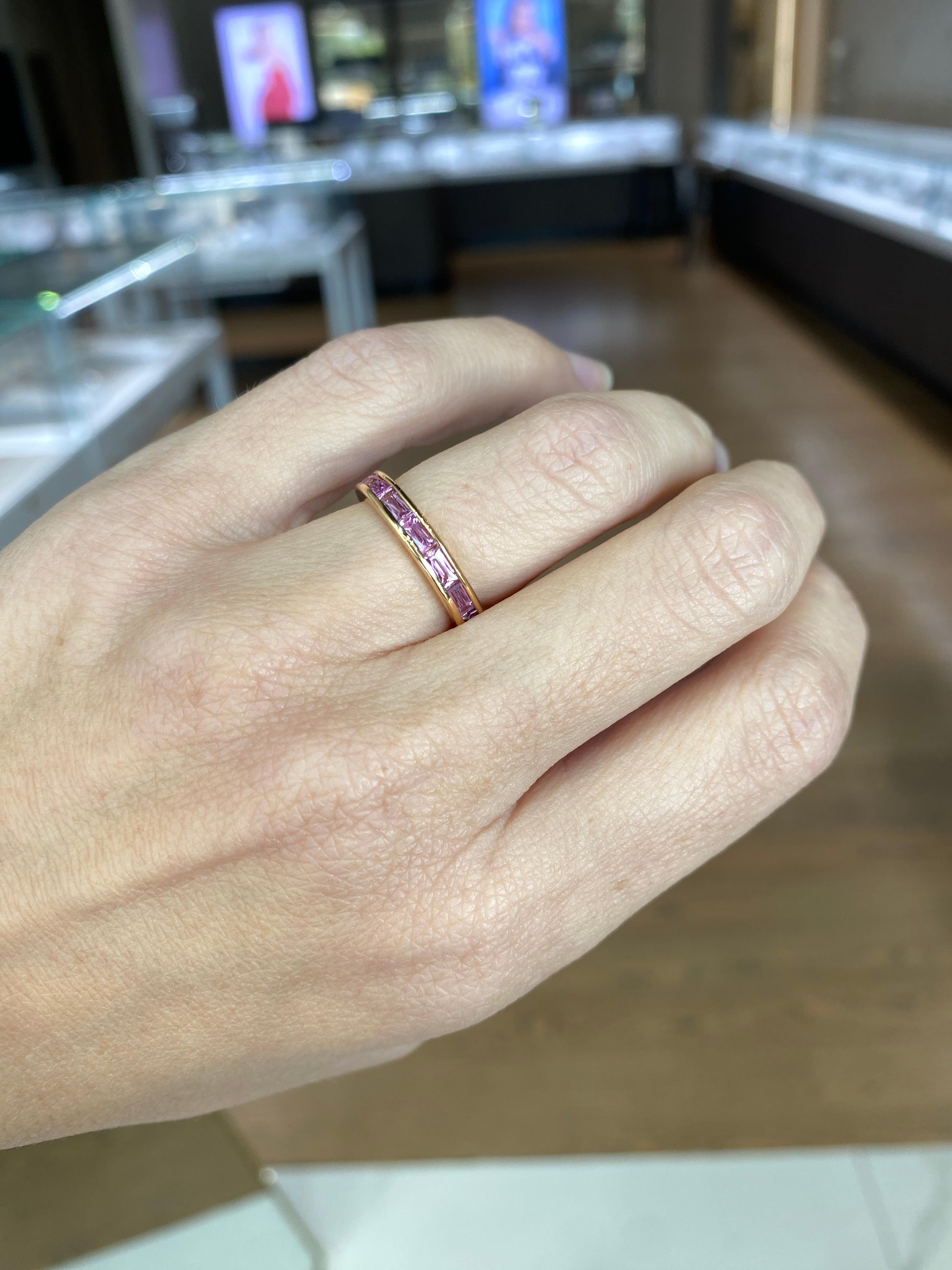 18 Karat Roségold 2,37ctw Channel Set Baguette Rosa Saphir Ewigkeitsring im Angebot 11