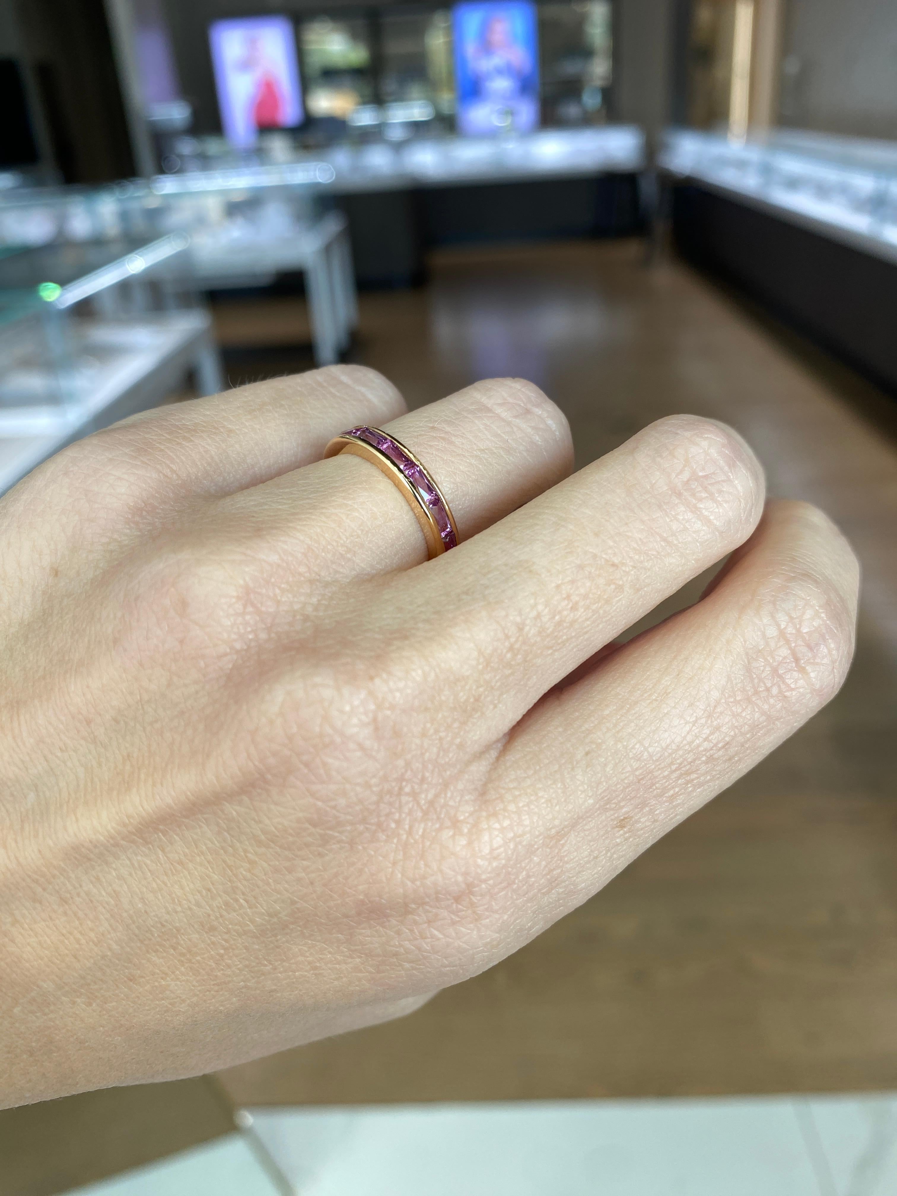 18 Karat Roségold 2,37ctw Channel Set Baguette Rosa Saphir Ewigkeitsring im Angebot 13