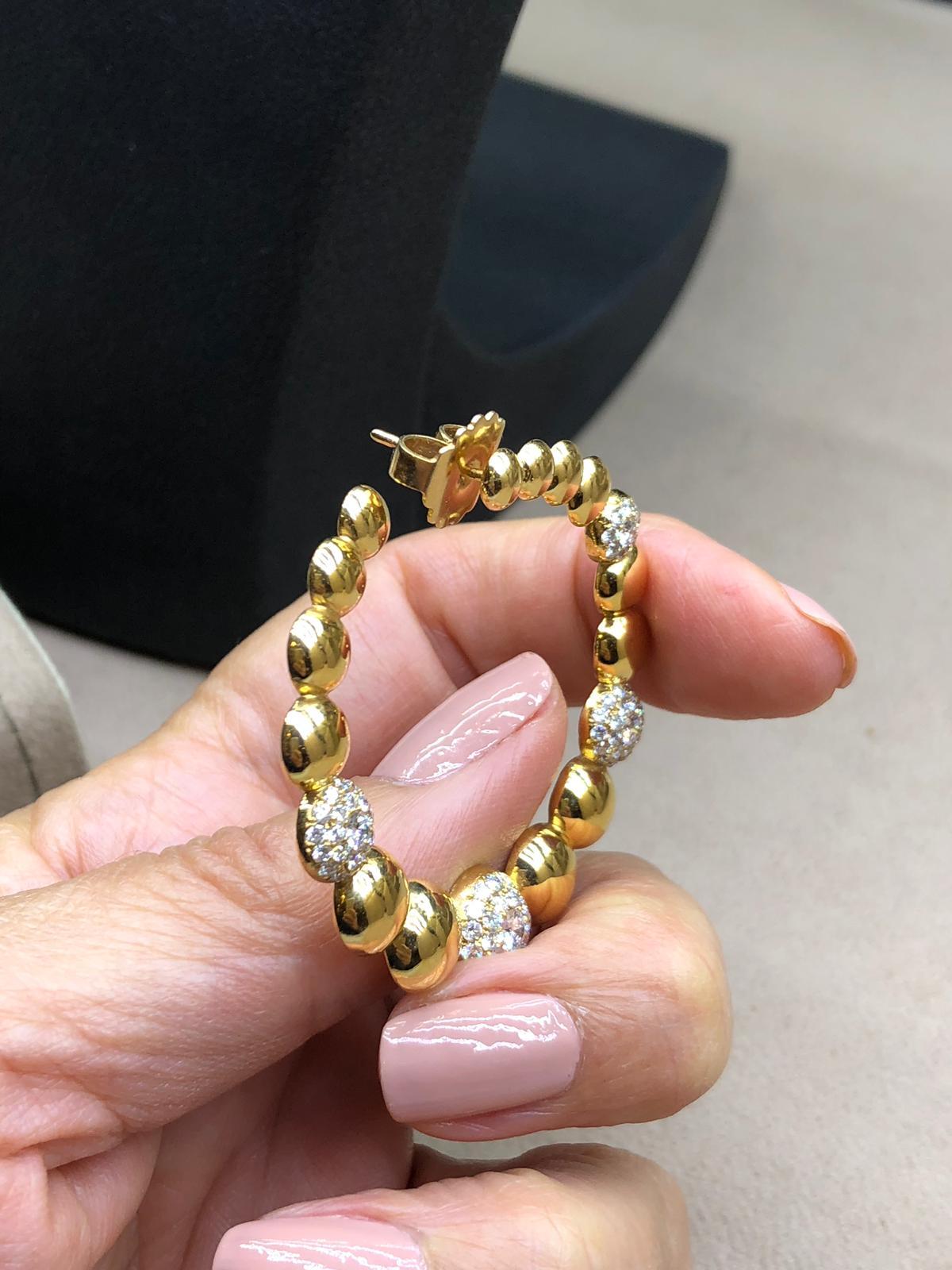 Women's 18 Karat Rose Gold 2.86 Carat Diamond Hoop Earrings For Sale