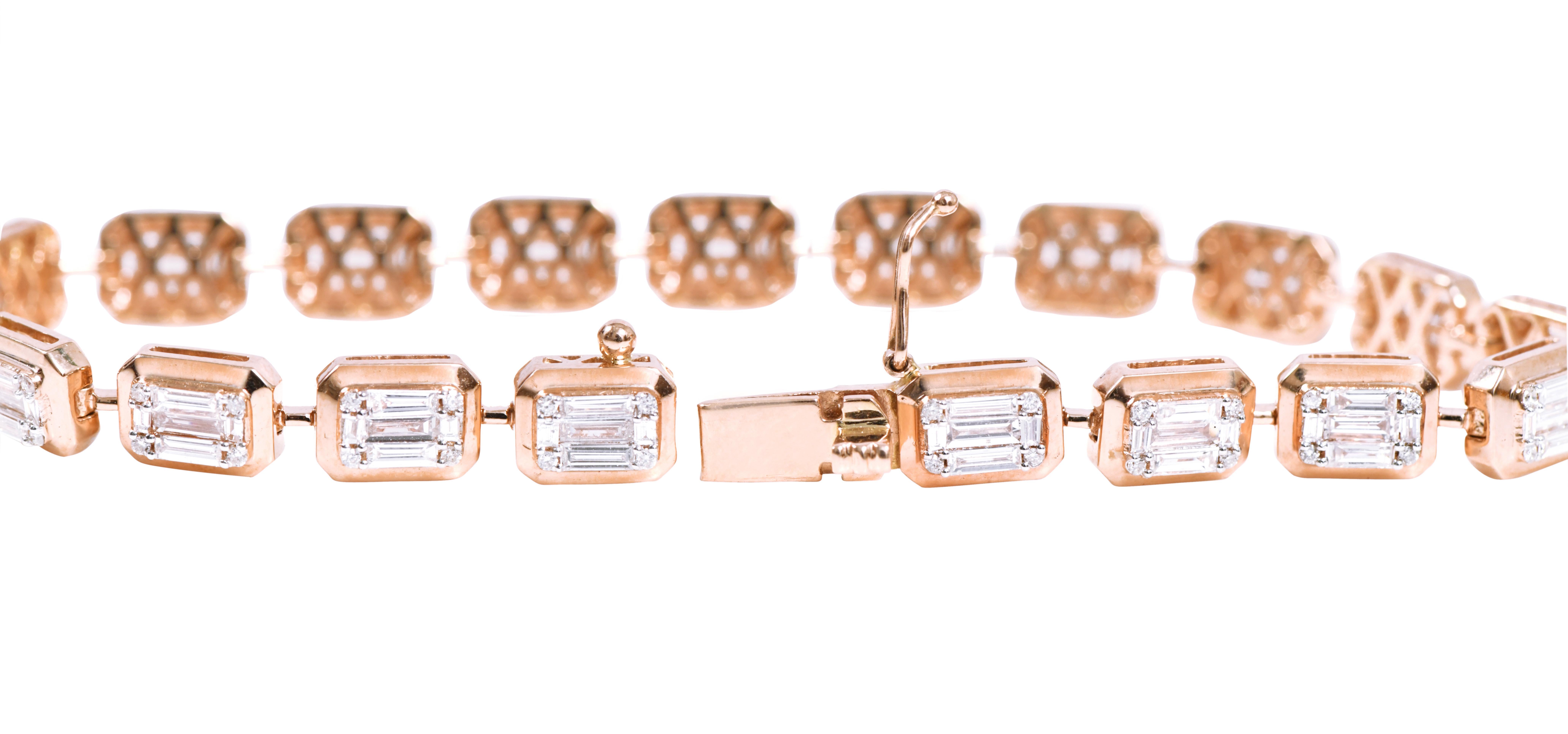 Modernes Armband aus 18 Karat Roségold mit 3,04 Karat Diamanten im Angebot 1