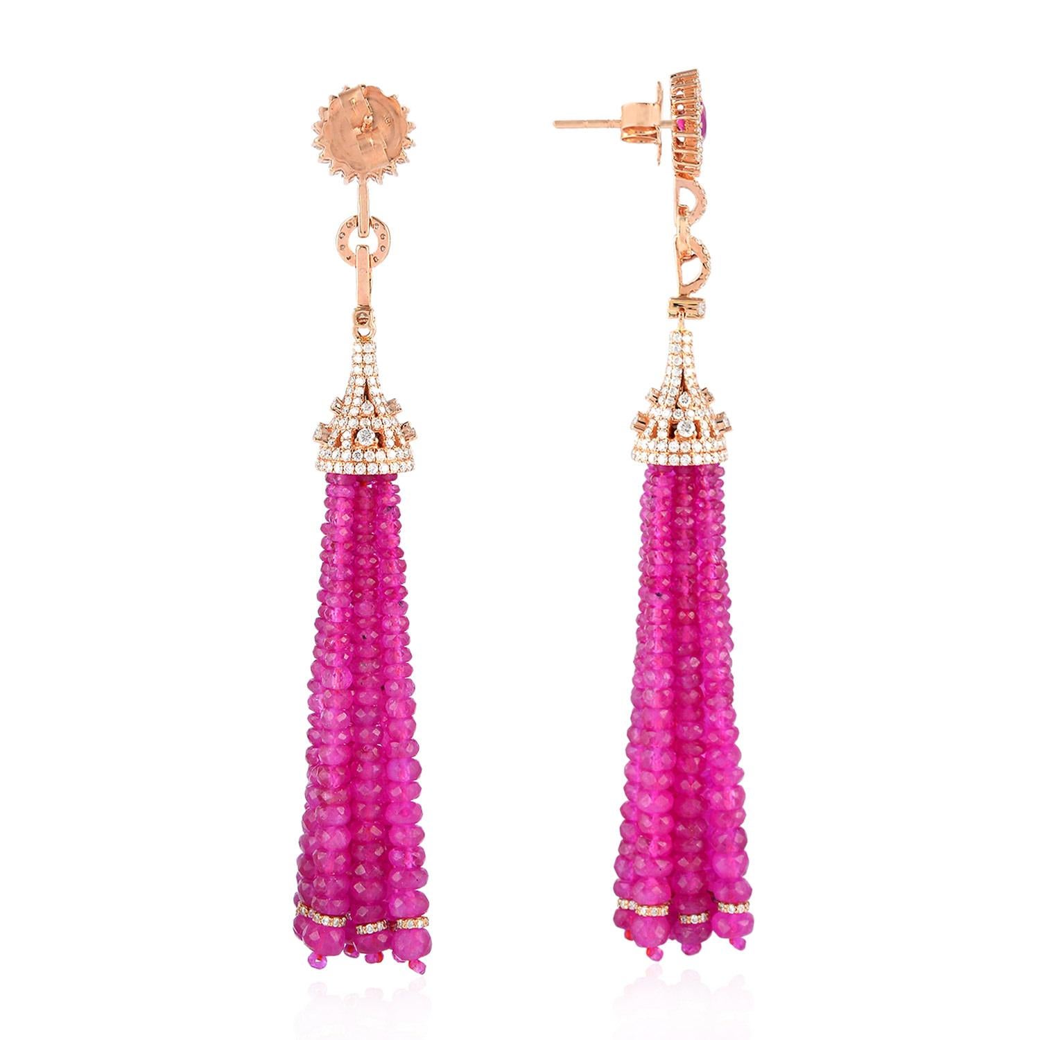 18 Karat Rose Gold Diamond Pave 122.29 Carat Ruby Bead Tassel Earrings

These tassel earrings are cast in 18K Rose Gold. It is hand set with 122.29 carats Ruby Beads, 3.77 carats of glittering diamonds.

We guarantee all products sold and our number