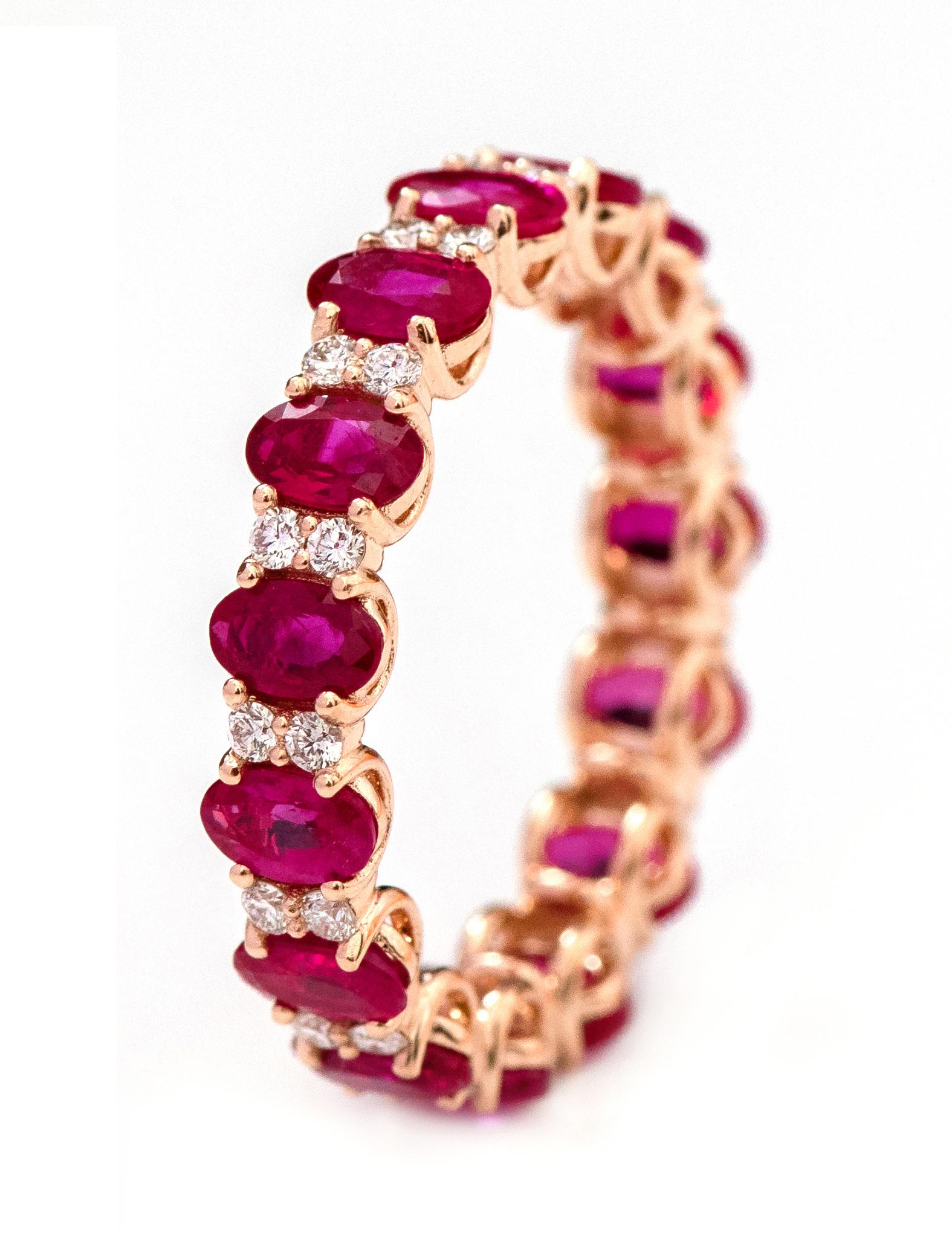 18 Karat Rose Gold 4.00 Carat Oval-Cut Ruby and Diamond Eternity Band Ring For Sale 1