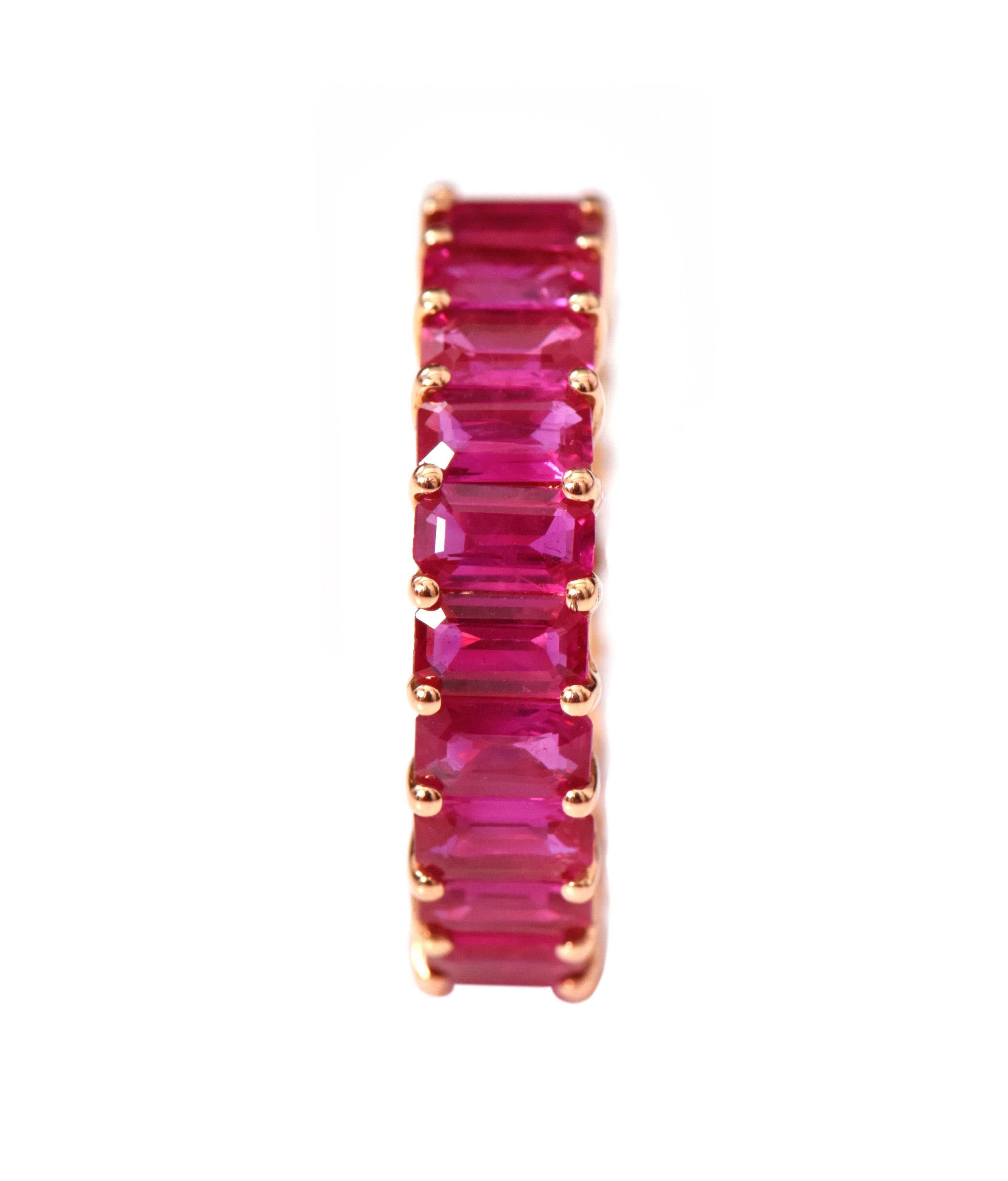 18 Karat Rose Gold 5.63 Carat Ruby Emerald-Cut Full Band Ring In New Condition For Sale In Jaipur, IN