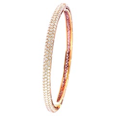 18 Karat Roségold 6,54 Karat Pavé-gefasster Diamant-Armreif mit drei Reihen