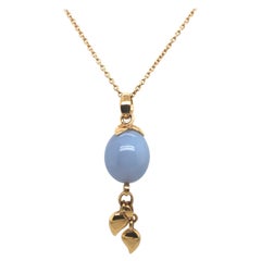 collier pendentif coco en or rose 18 carats et calcédoine par Tamara Comolli