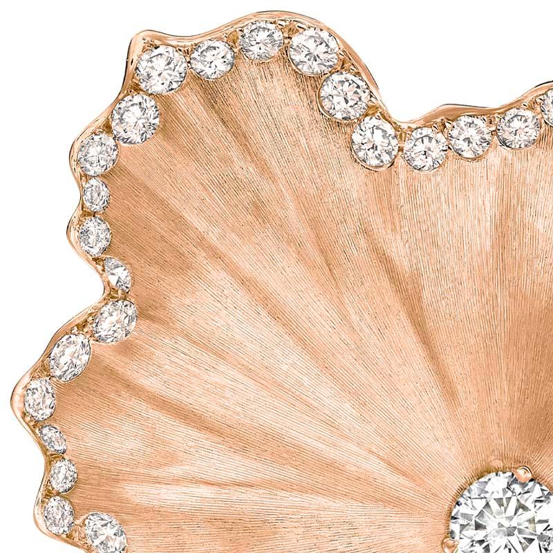 Round Cut 18 Karat Rose Gold and Diamonds Earrings For Sale