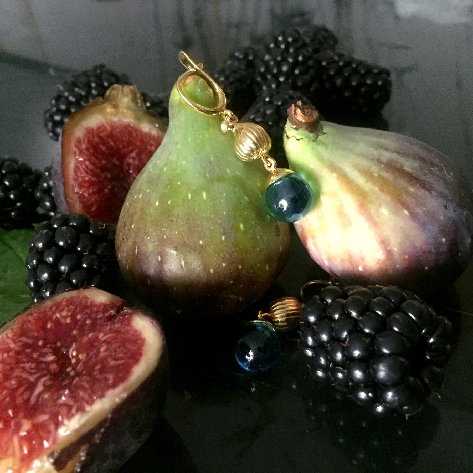 Pendientes de oro rosa de dieciocho quilates con aguamarina y higo mediterráneo en venta 6