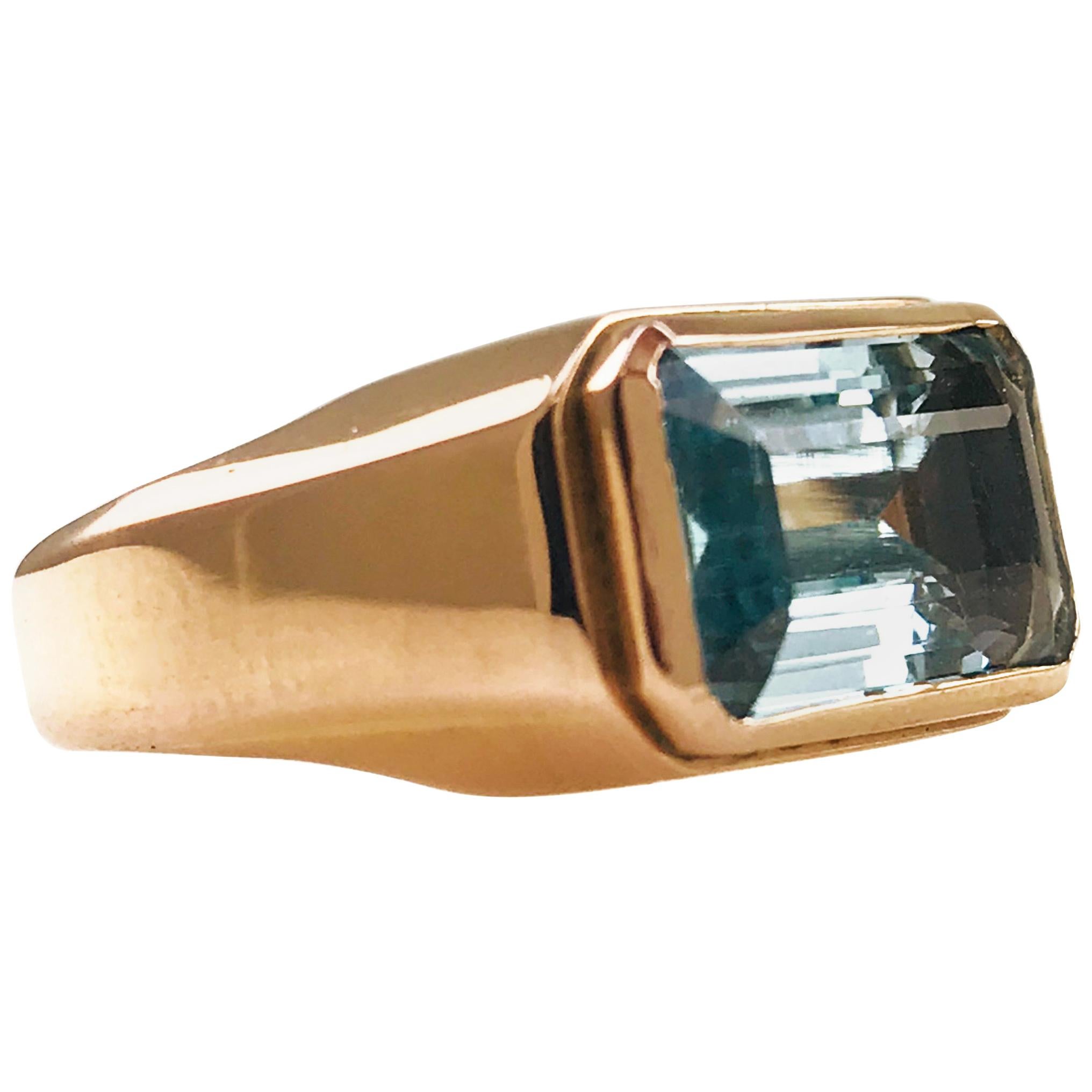 18 Karat Rose Gold Aquamarine Ring, 7.5 Carat For Sale