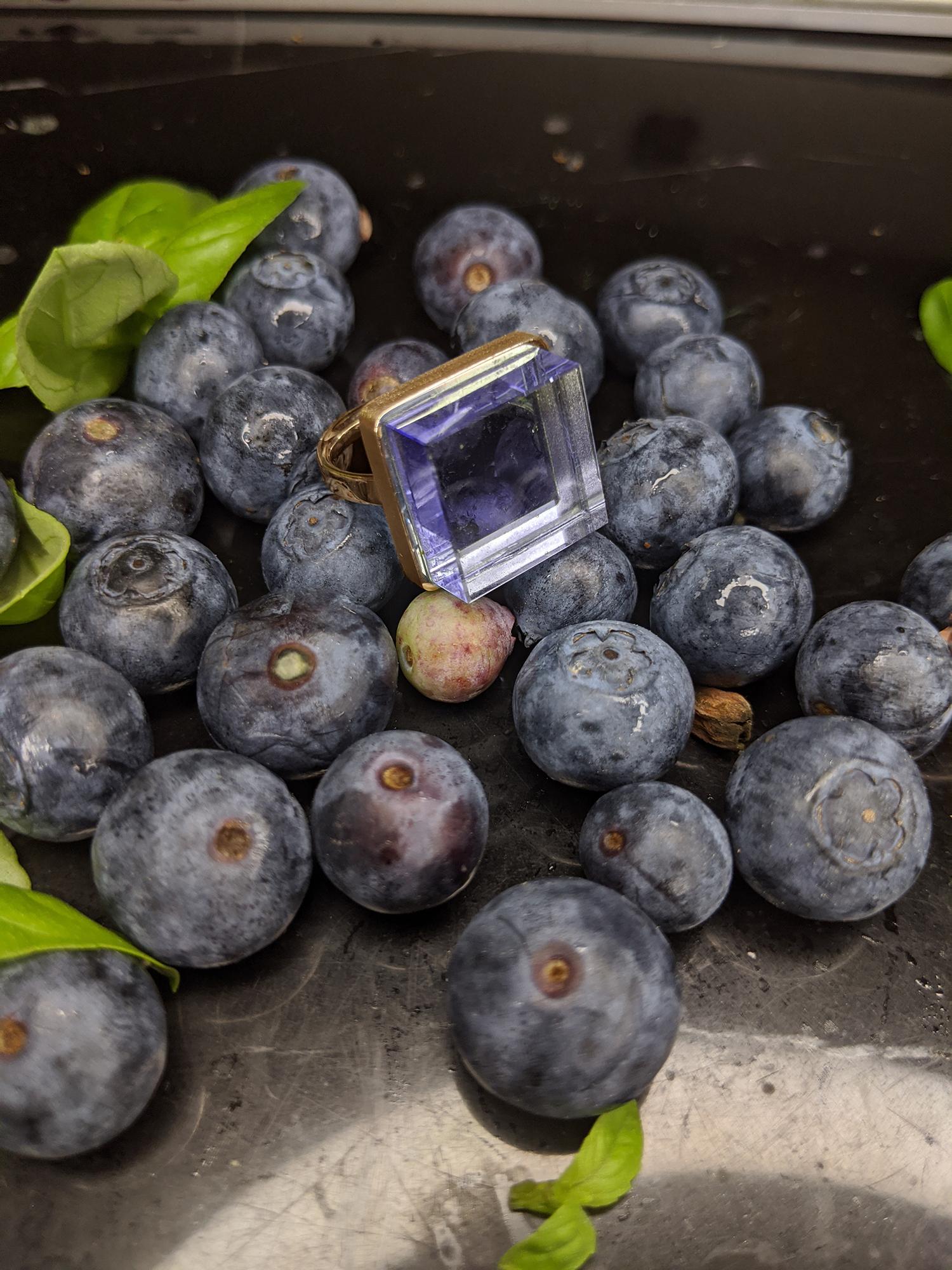 Sugarloaf Cabochon Featured in Vogue Eighteen Karat Rose Gold Men Ring with Amethyst For Sale