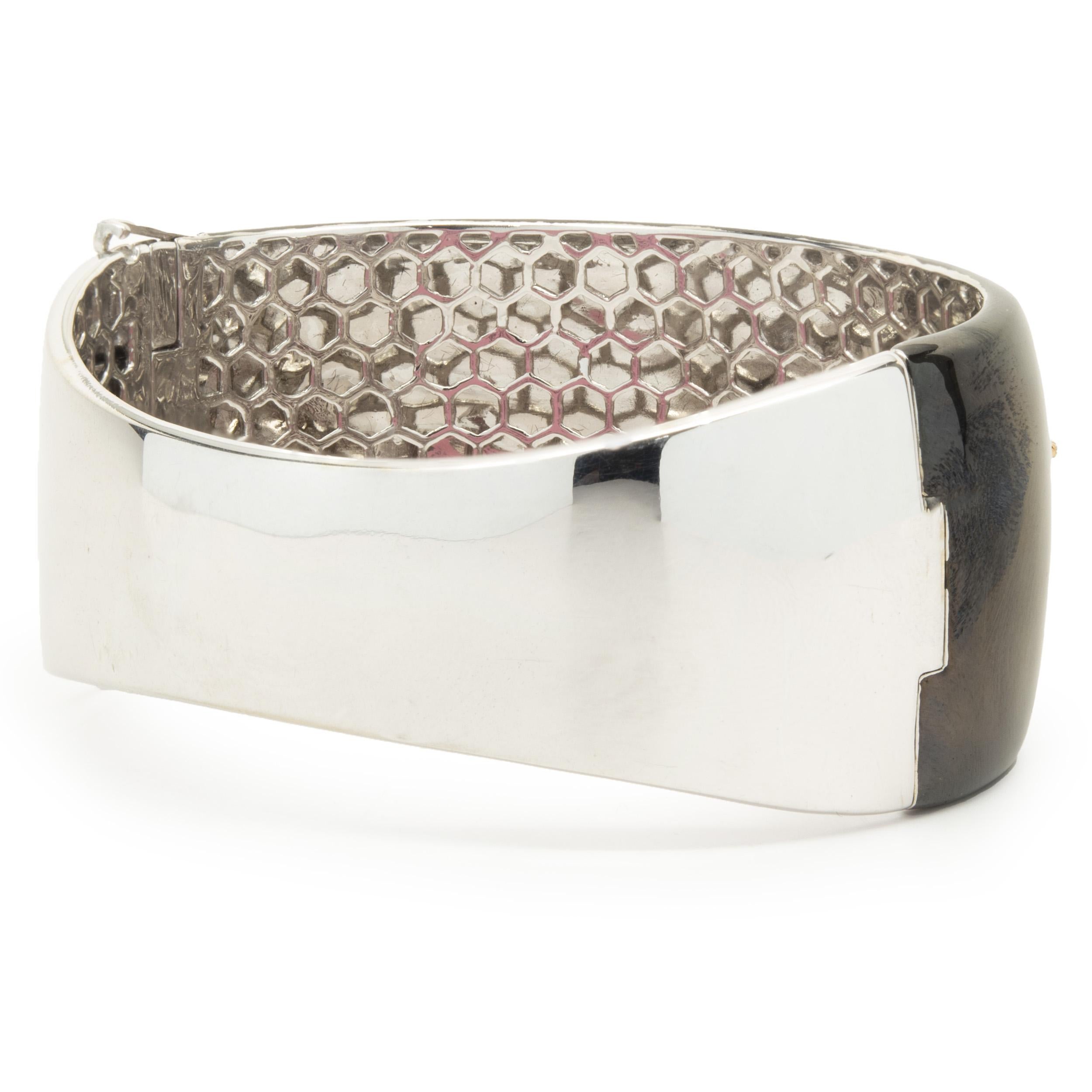 Taille ronde Bracelet étoile en or rose 18 carats, émail noir et diamants sertis en mosaïque en vente