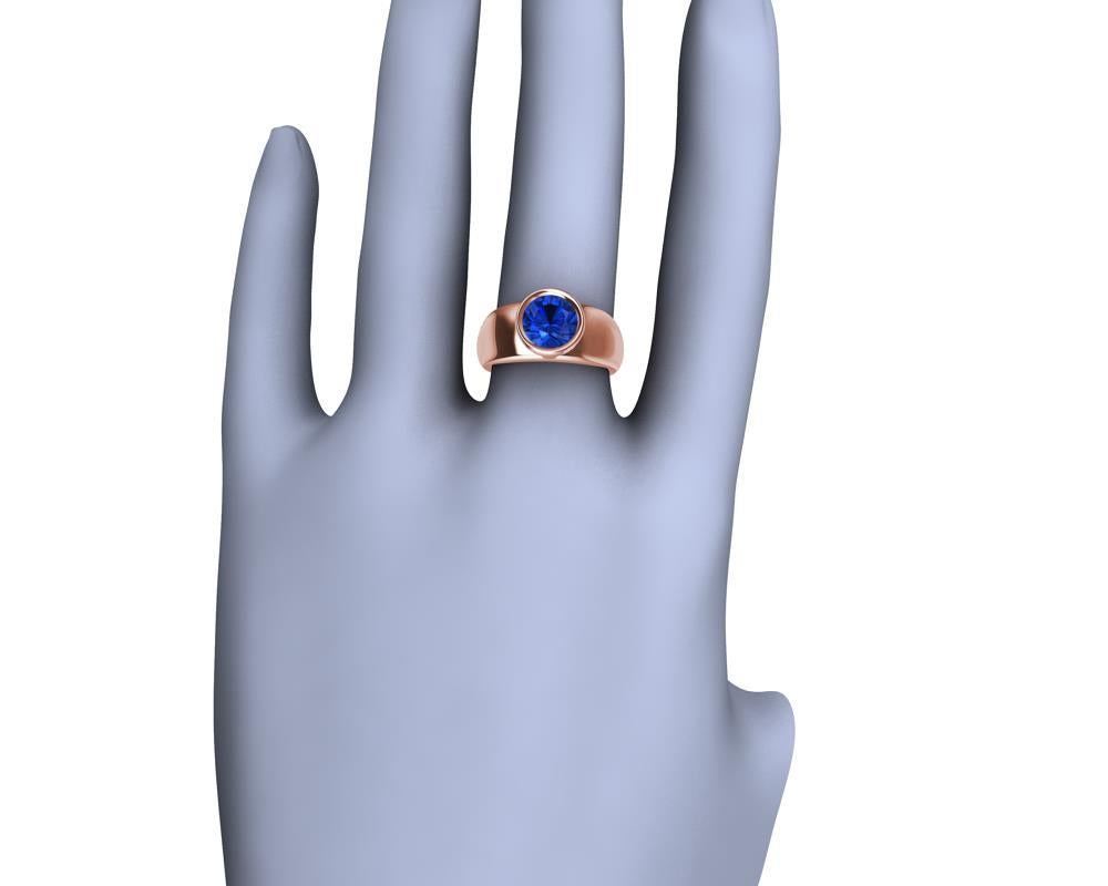 En vente :  Or rose 18 carats  Bague sculpture en saphir bleu de 2,69 carats 2