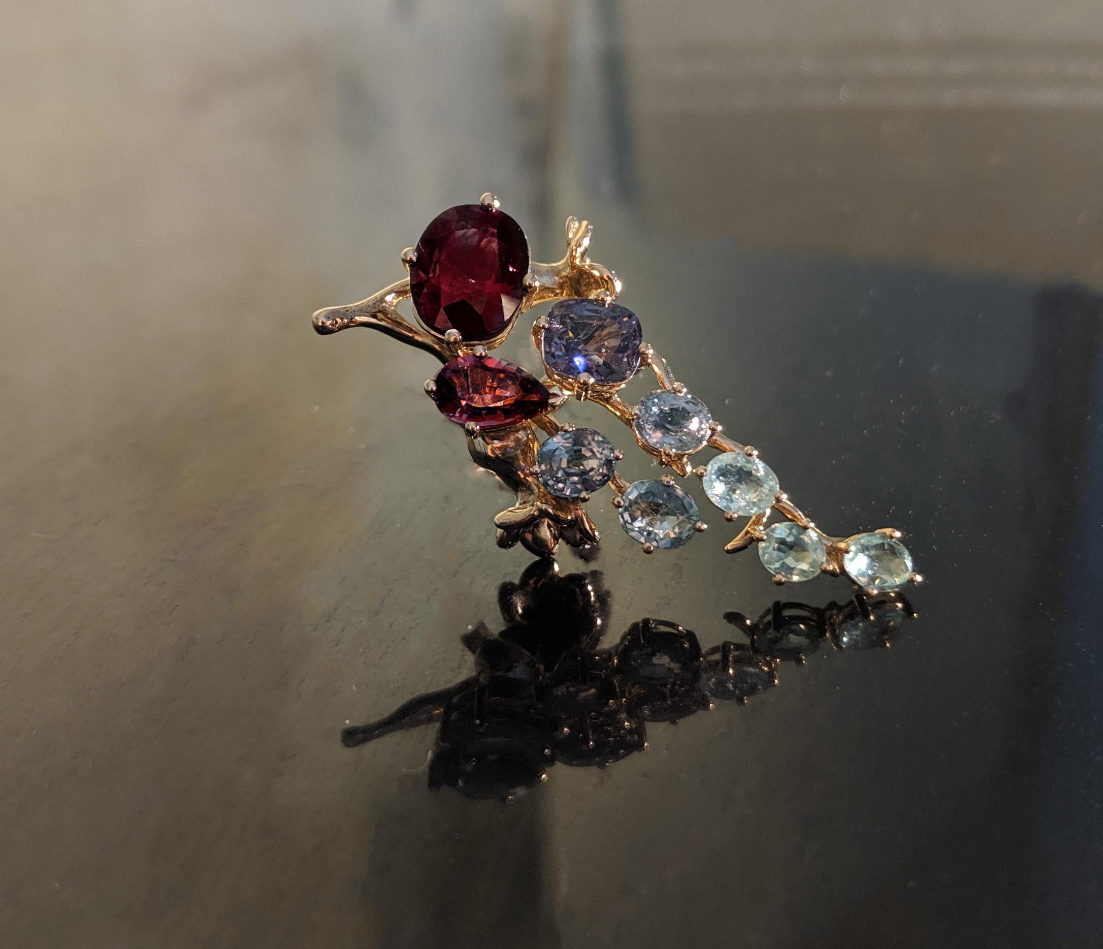 Rose Gold Contemporary Brooch with Sapphires and Paraiba Tourmalines For Sale 3