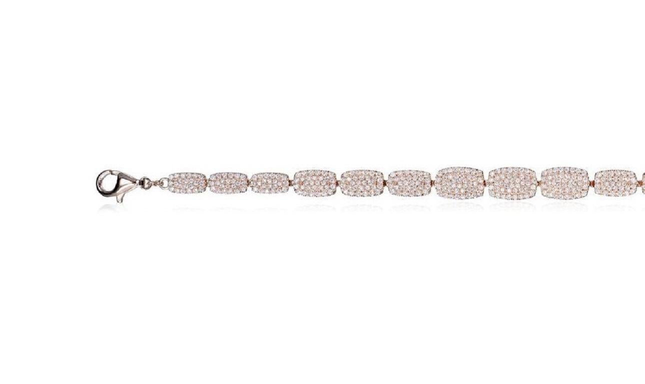 AS29
18kt rose gold Cascade small diamond bracelet

There's no such thing as too much jewellery. Crafted from 18kt rose gold, this cascade diamond bracelet from AS29 may have a simple design, but so much glow. It is your turn to sparkle! Featuring a