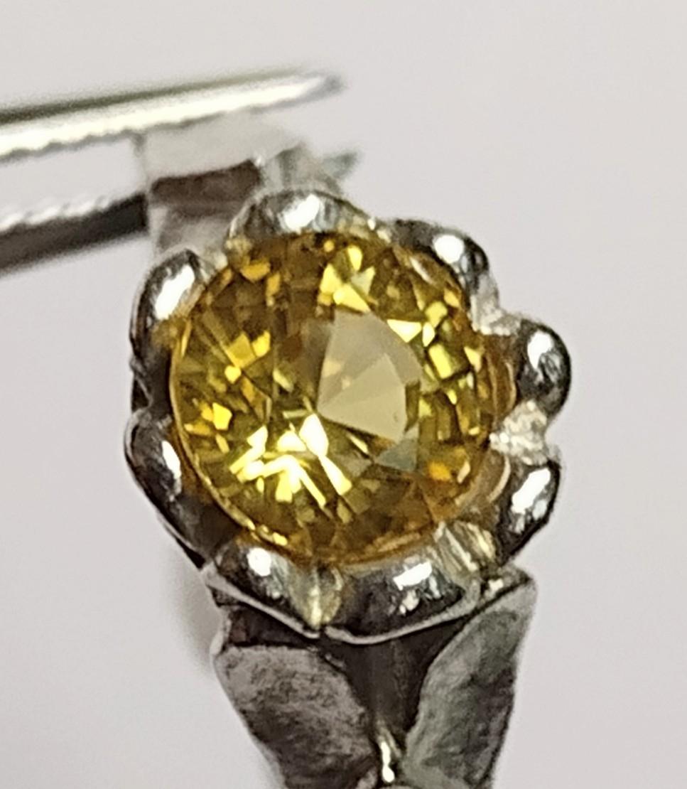 For Sale:  18 Karat Rose Gold Ceritfied Yellow Sapphire 1.37 Carat Tulip Ring 8