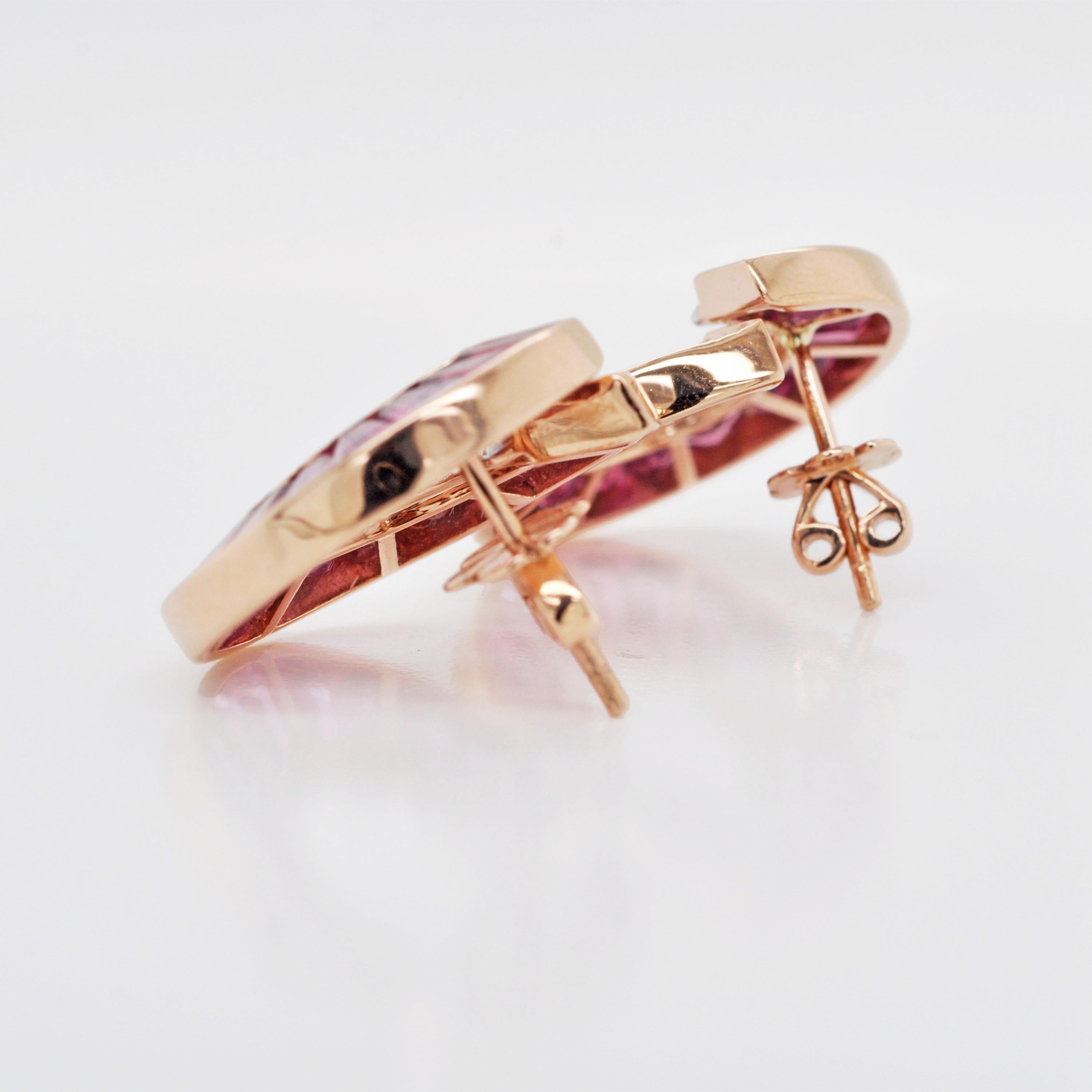 Orecchini con canali in oro rosa 18 carati con rodolite e baguette affusolata in vendita 4