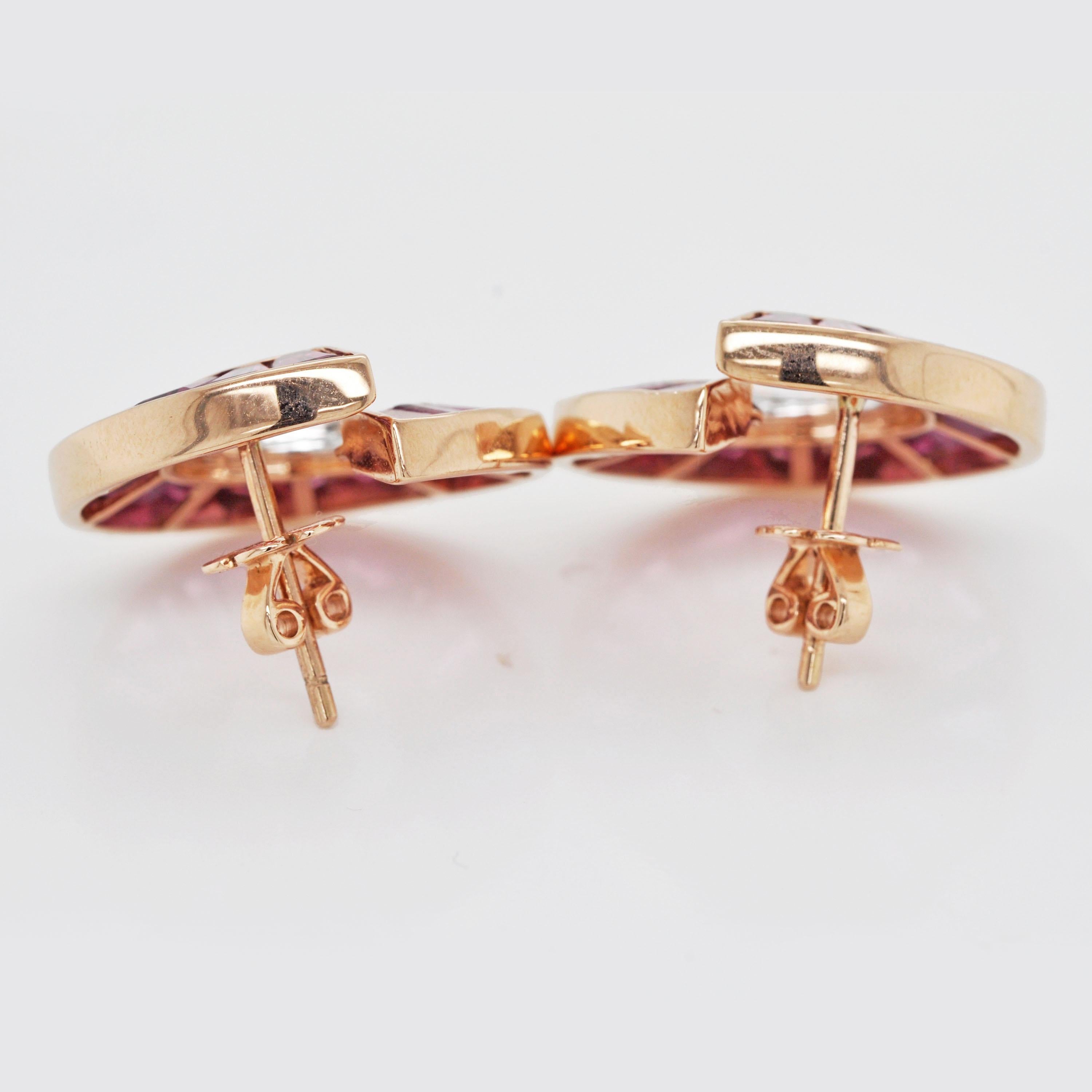 Orecchini con canali in oro rosa 18 carati con rodolite e baguette affusolata in vendita 3