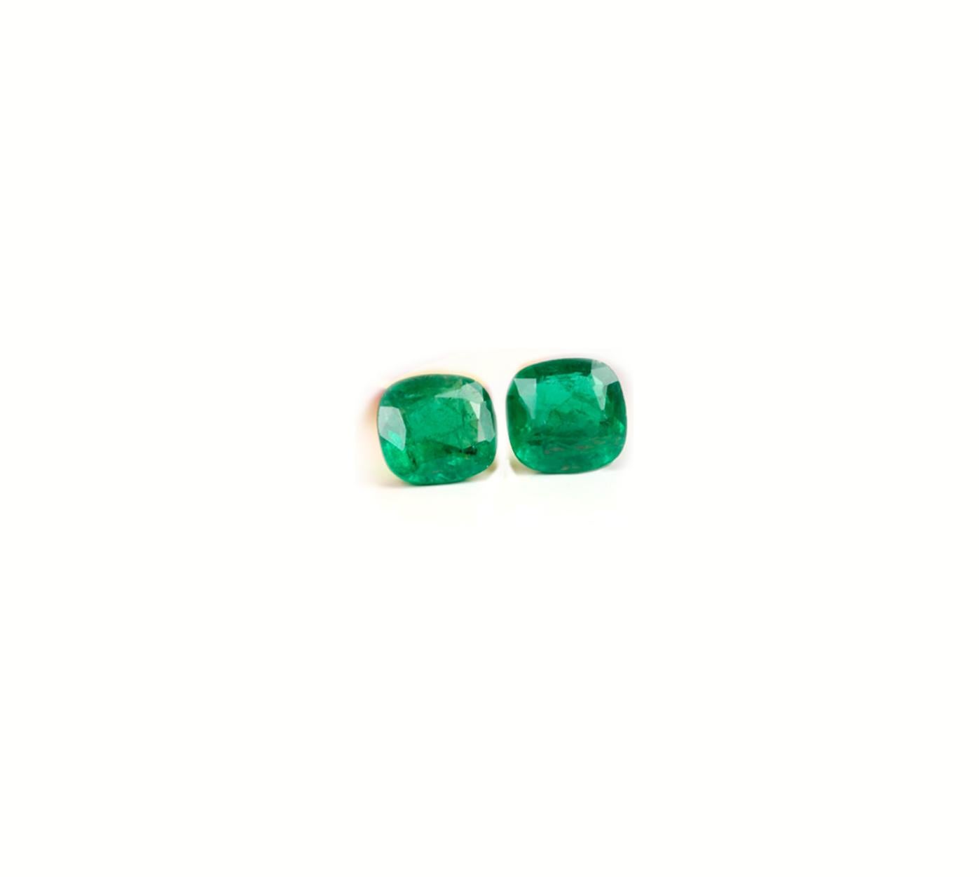 Contemporary Eighteen Karat Rose Gold Cocktail Clip-on Earrings with Natural Vivid Emeralds For Sale