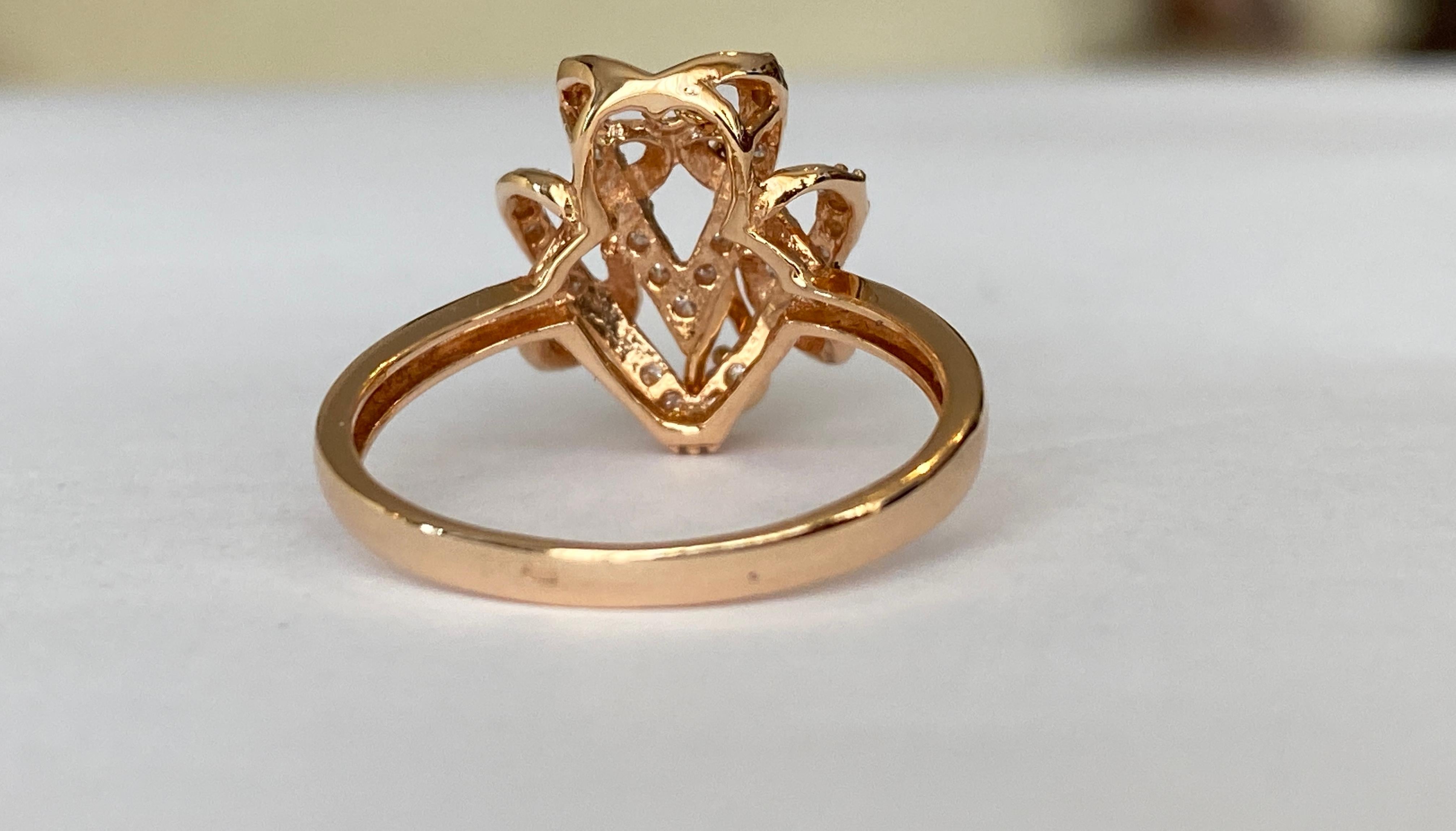 18 Karat Rose Gold Cocktail Ring with Diamonds For Sale 2