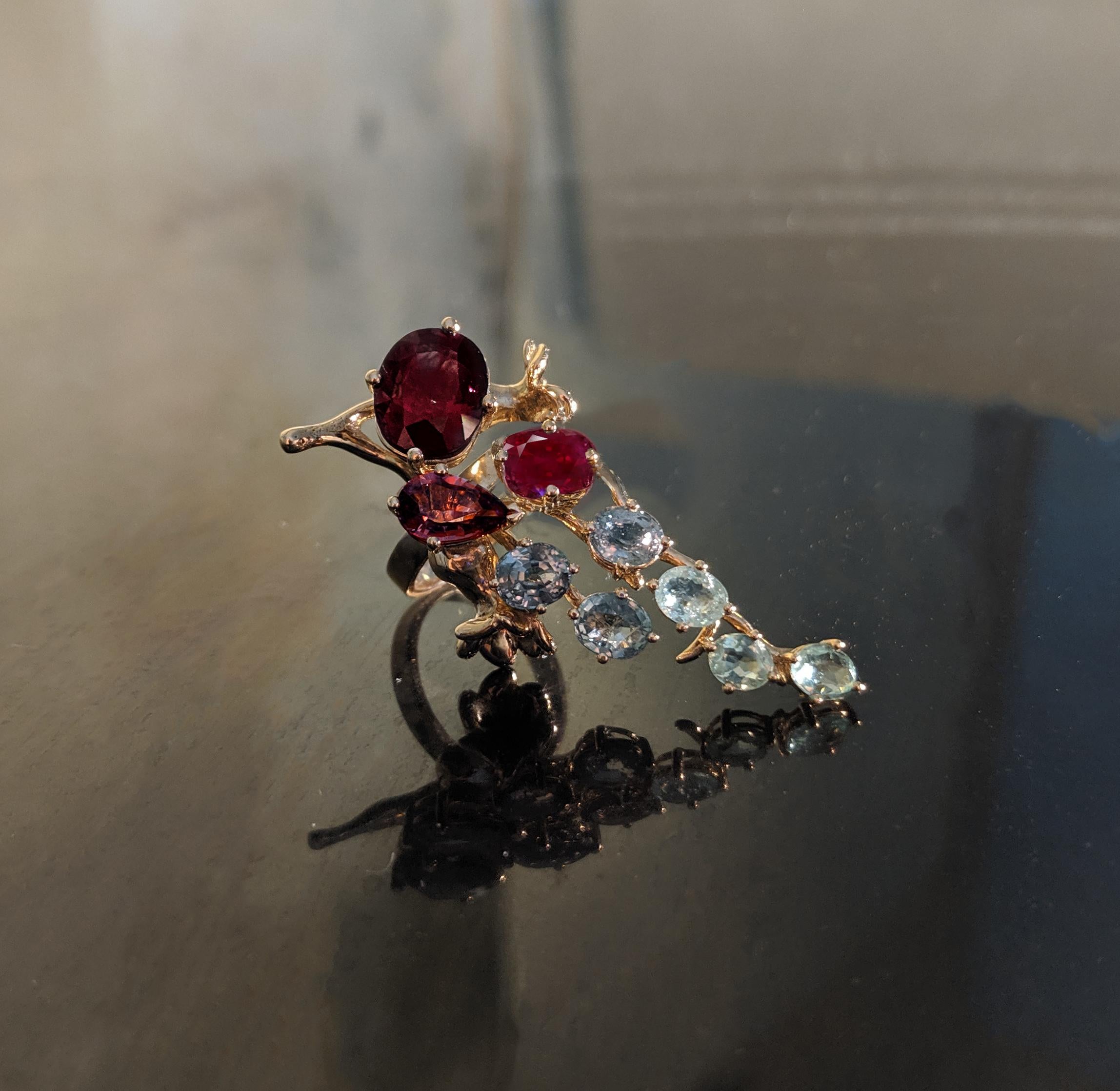 18 Karat Rose Gold Cocktail Red Sapphire Ring with Rubies and Malaya Garnets For Sale 4