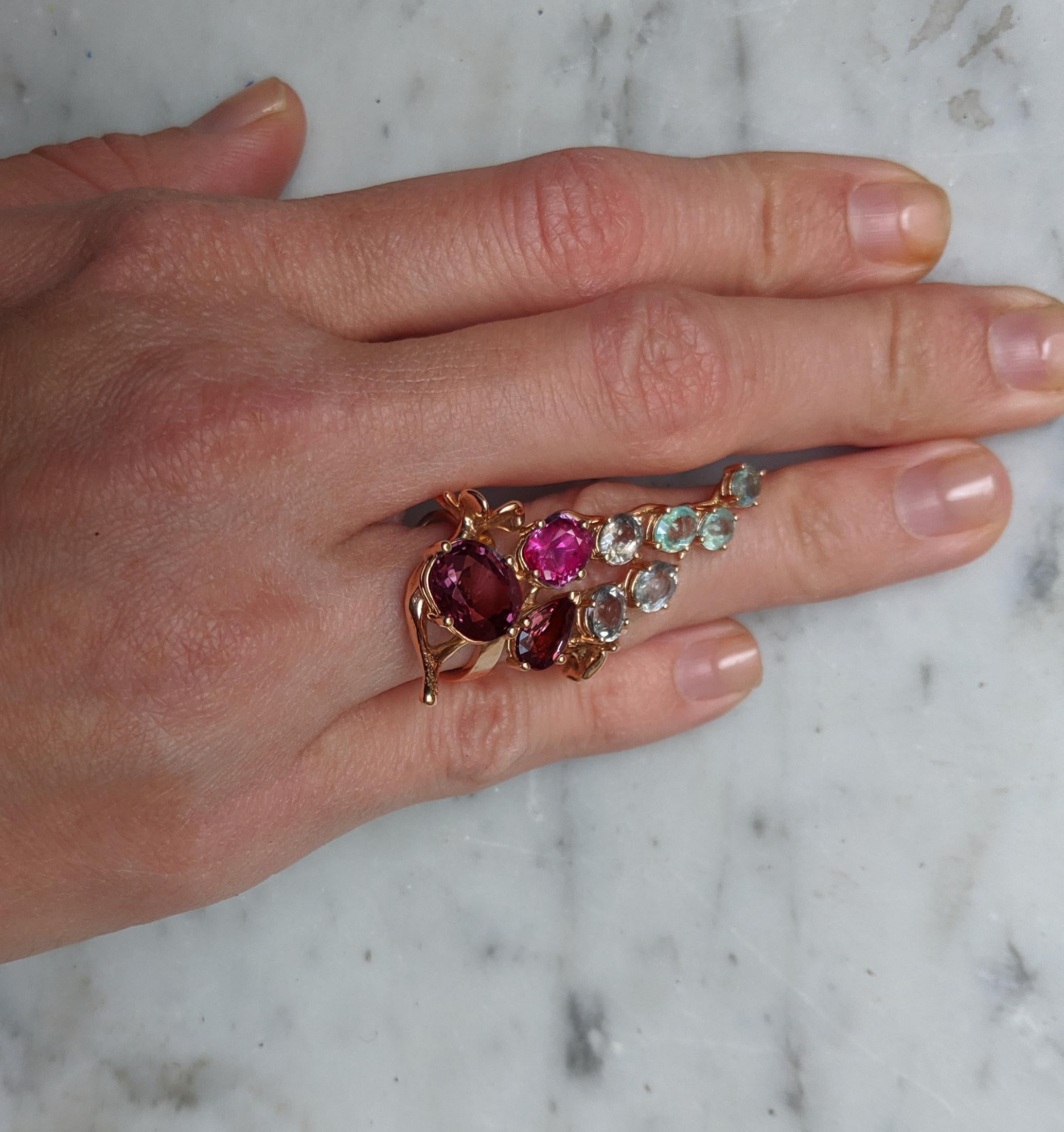 18 Karat Rose Gold Cocktail Red Sapphire Ring with Rubies and Malaya Garnets For Sale 5