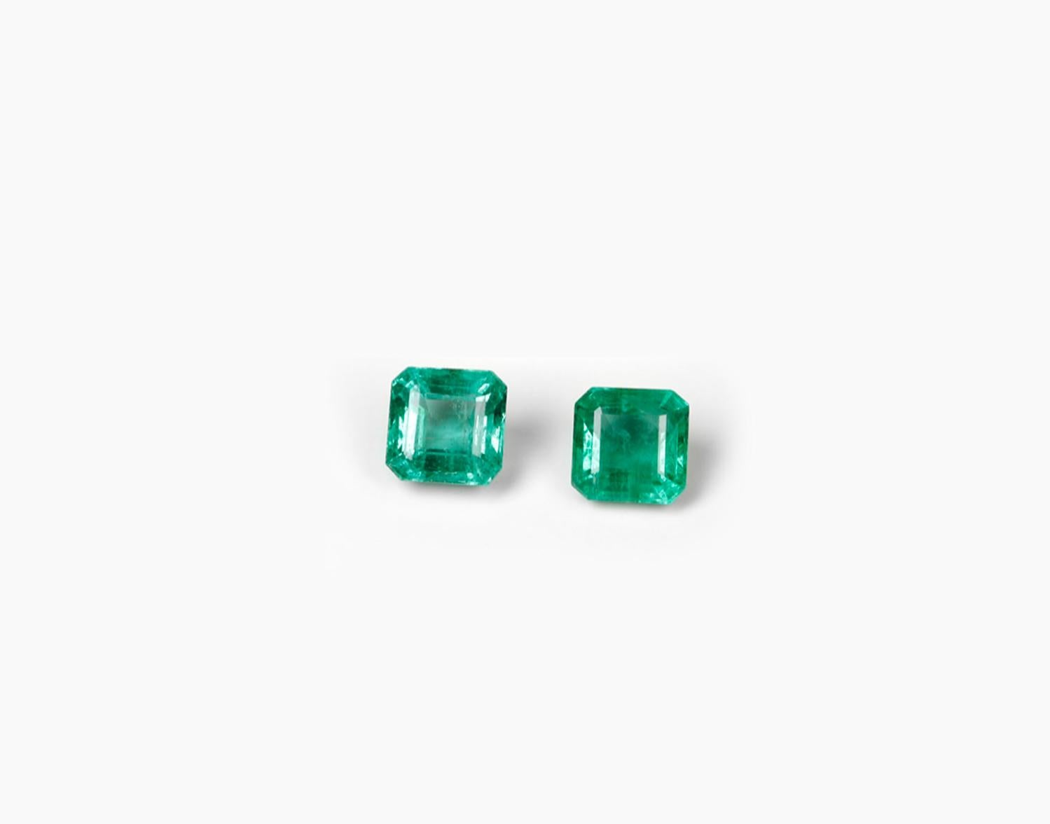 Contemporary Eighteen Karat Rose Gold Cocktail Stud Earrings with Natural Vivid Emeralds For Sale