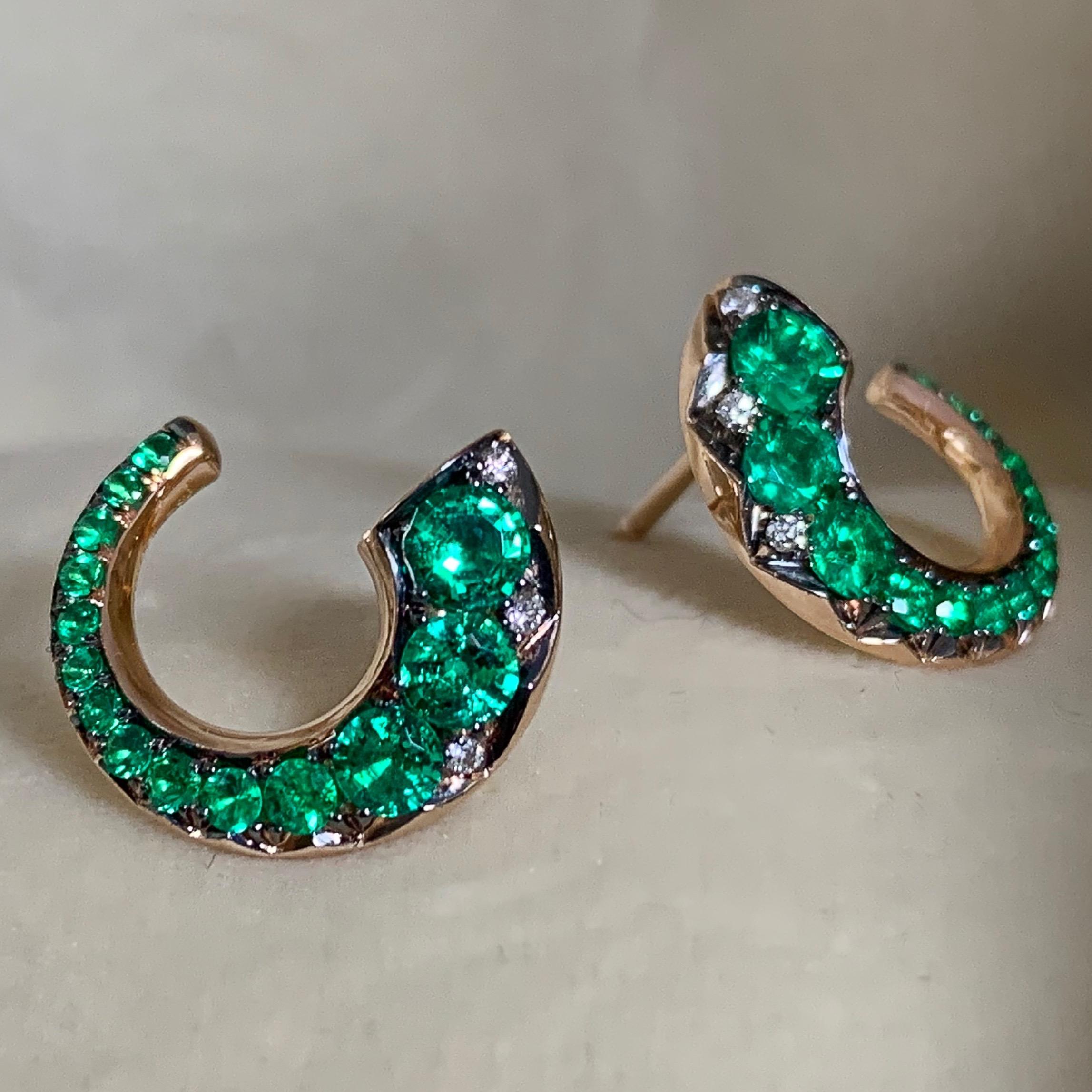 Round Cut 18 Karat Rose Gold Columbian Emerald Pave Flat Hoop Earrings