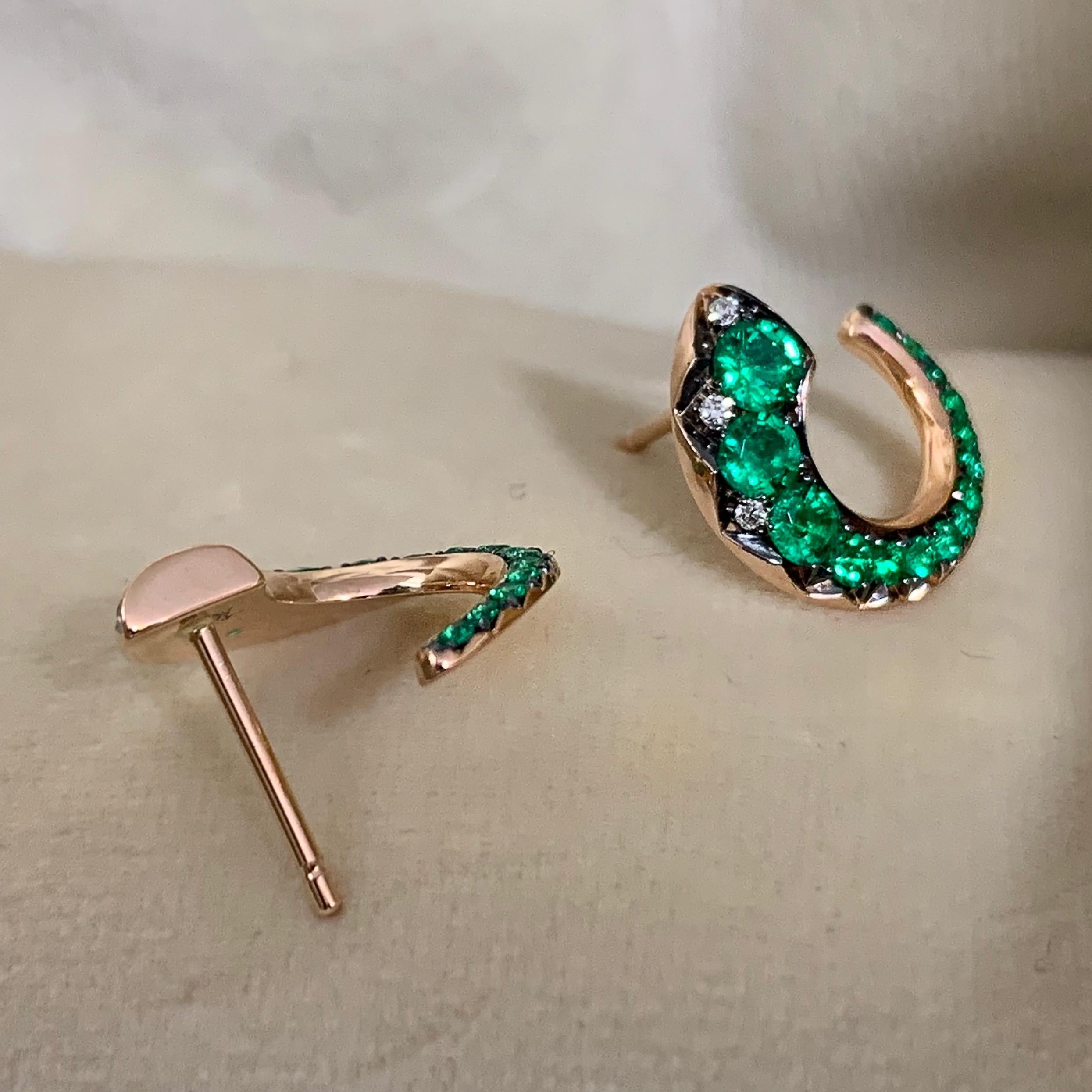 18 Karat Rose Gold Columbian Emerald Pave Flat Hoop Earrings In New Condition In Antwerp, BE